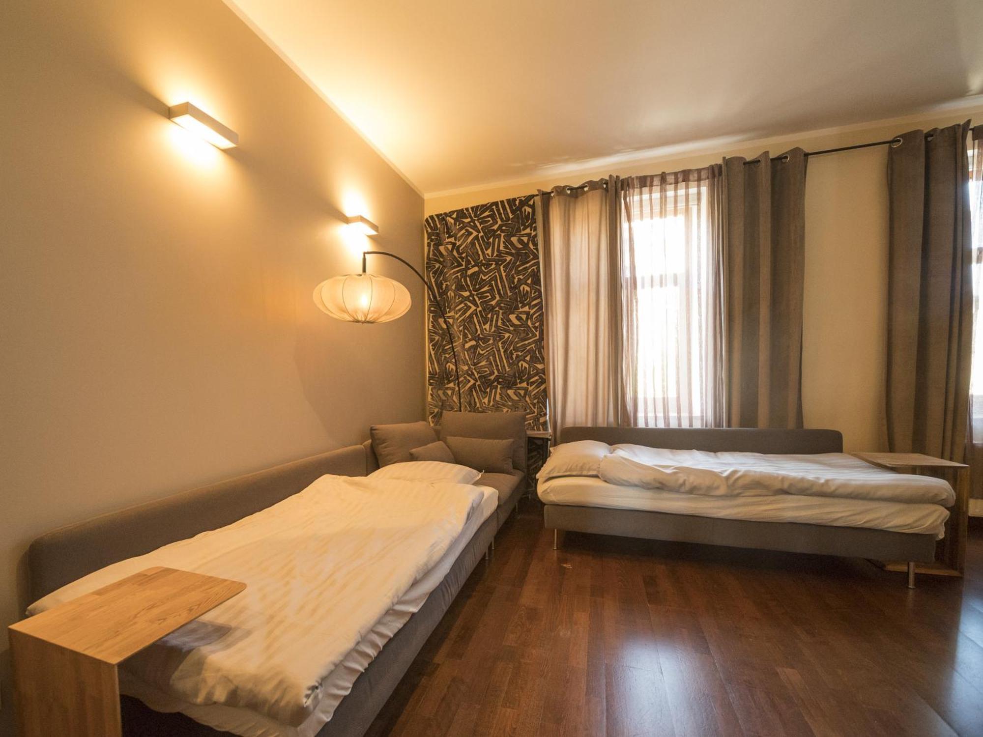 Midcentury Modern, Quiet, 40m With Bath Riga