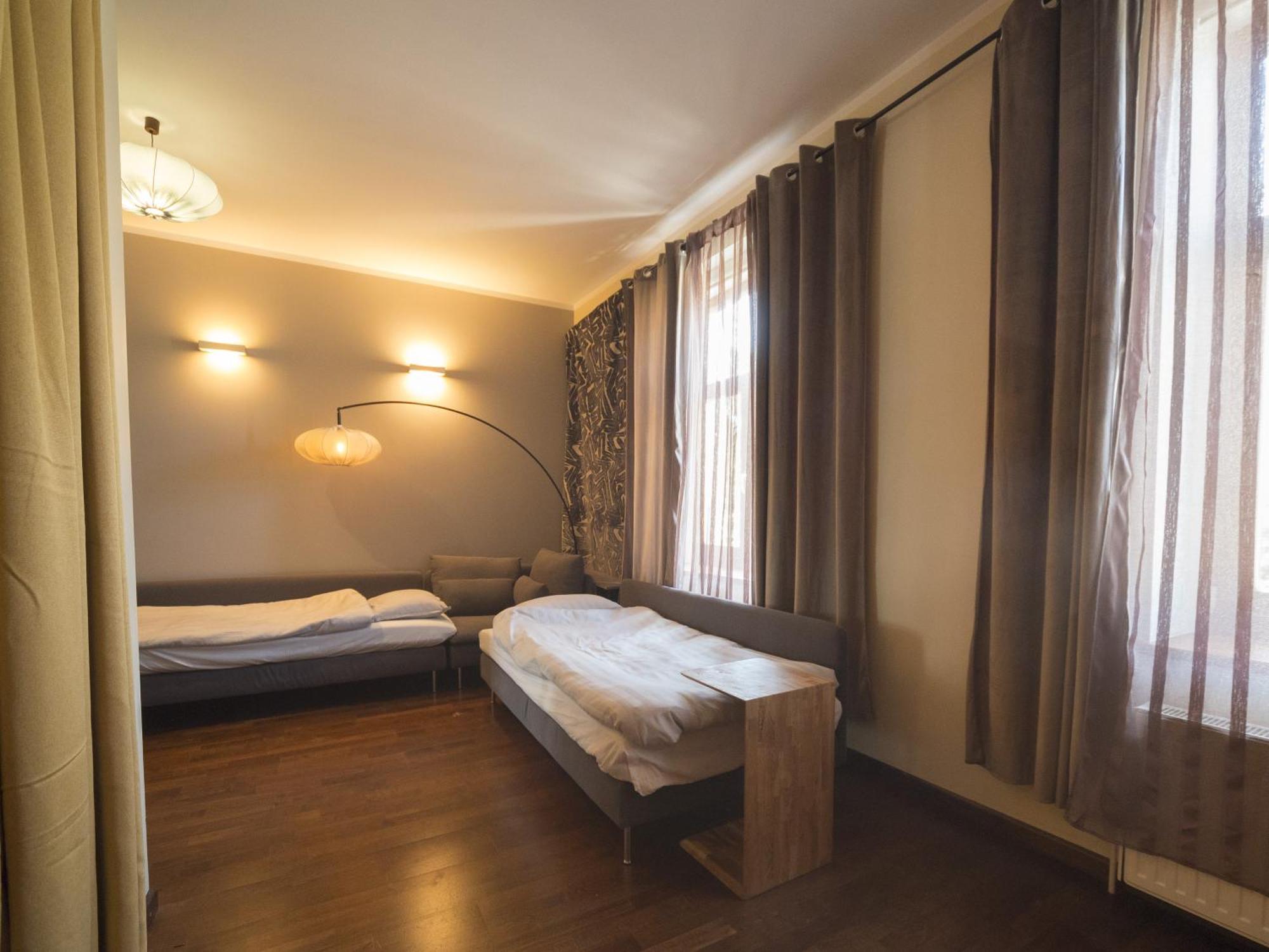 Midcentury Modern, Quiet, 40m With Bath Apartment *