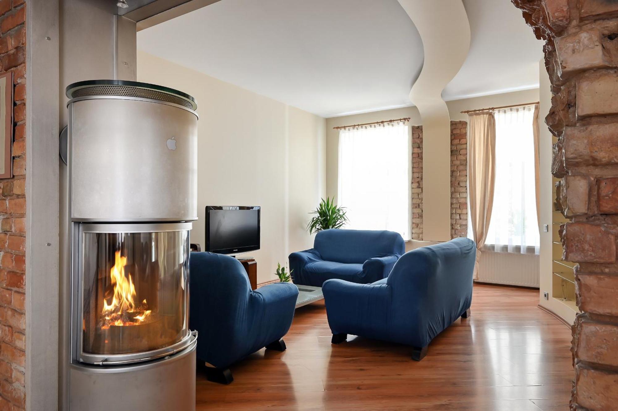 2-bdrm Quiet *