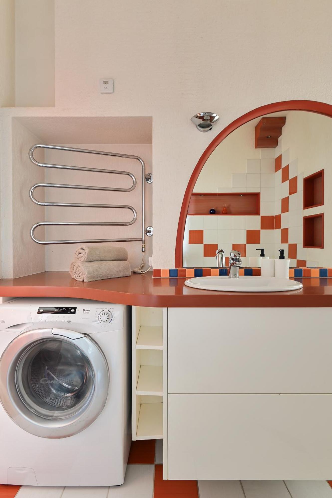 2-bdrm Quiet Dzīvoklis Riga