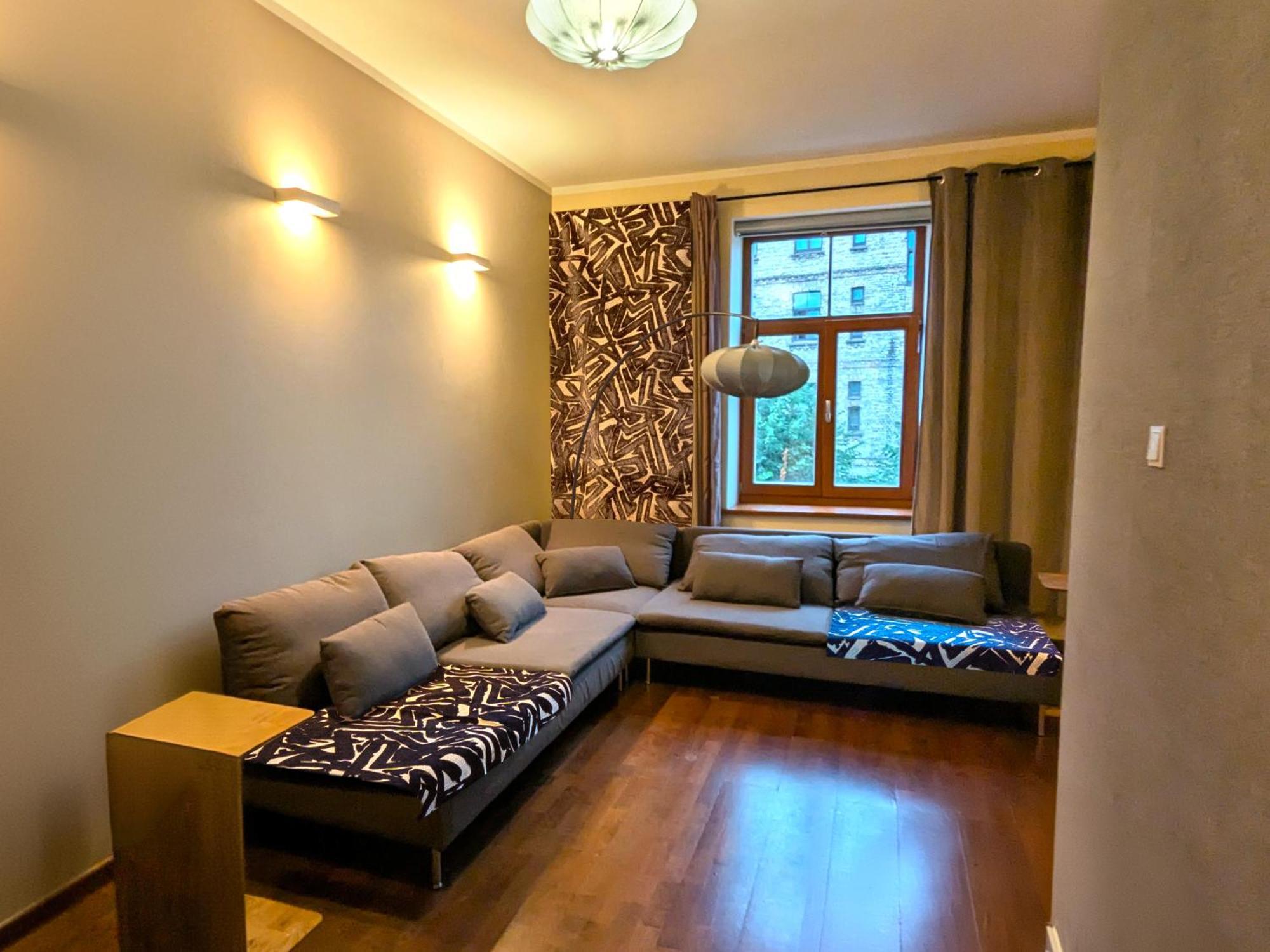 Midcentury Modern, Quiet, 40m With Bath Riga