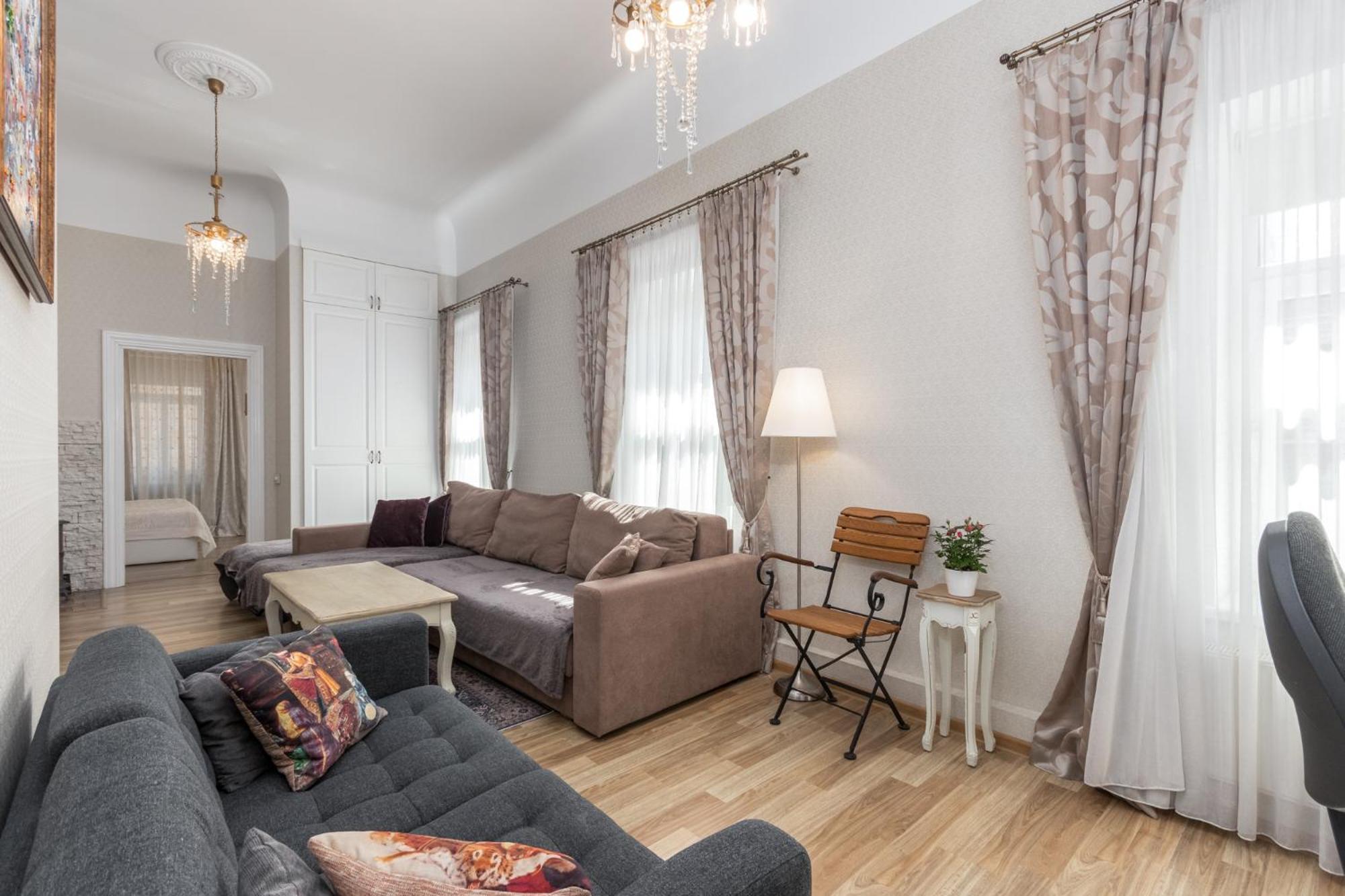 Elegant In Historical Centre & Free Locked Parking Korter *