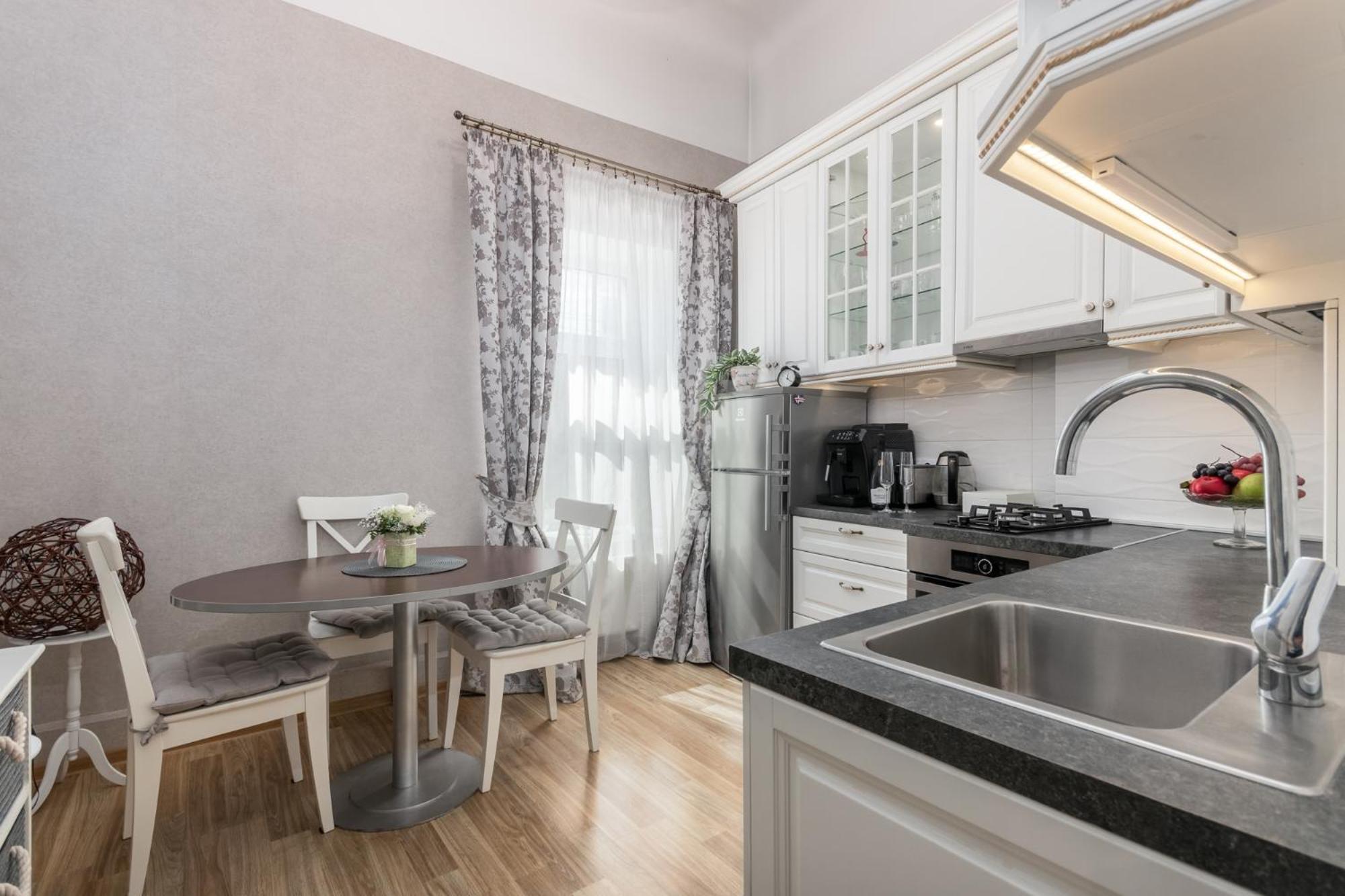 Elegant In Historical Centre & Free Locked Parking Korter Riga