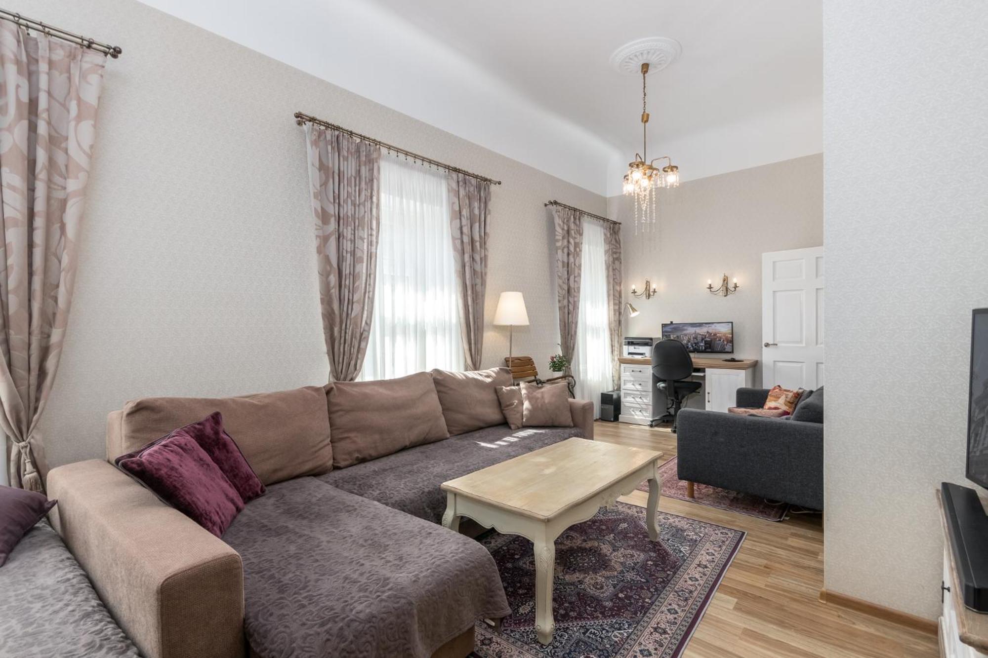 Elegant In Historical Centre & Free Locked Parking