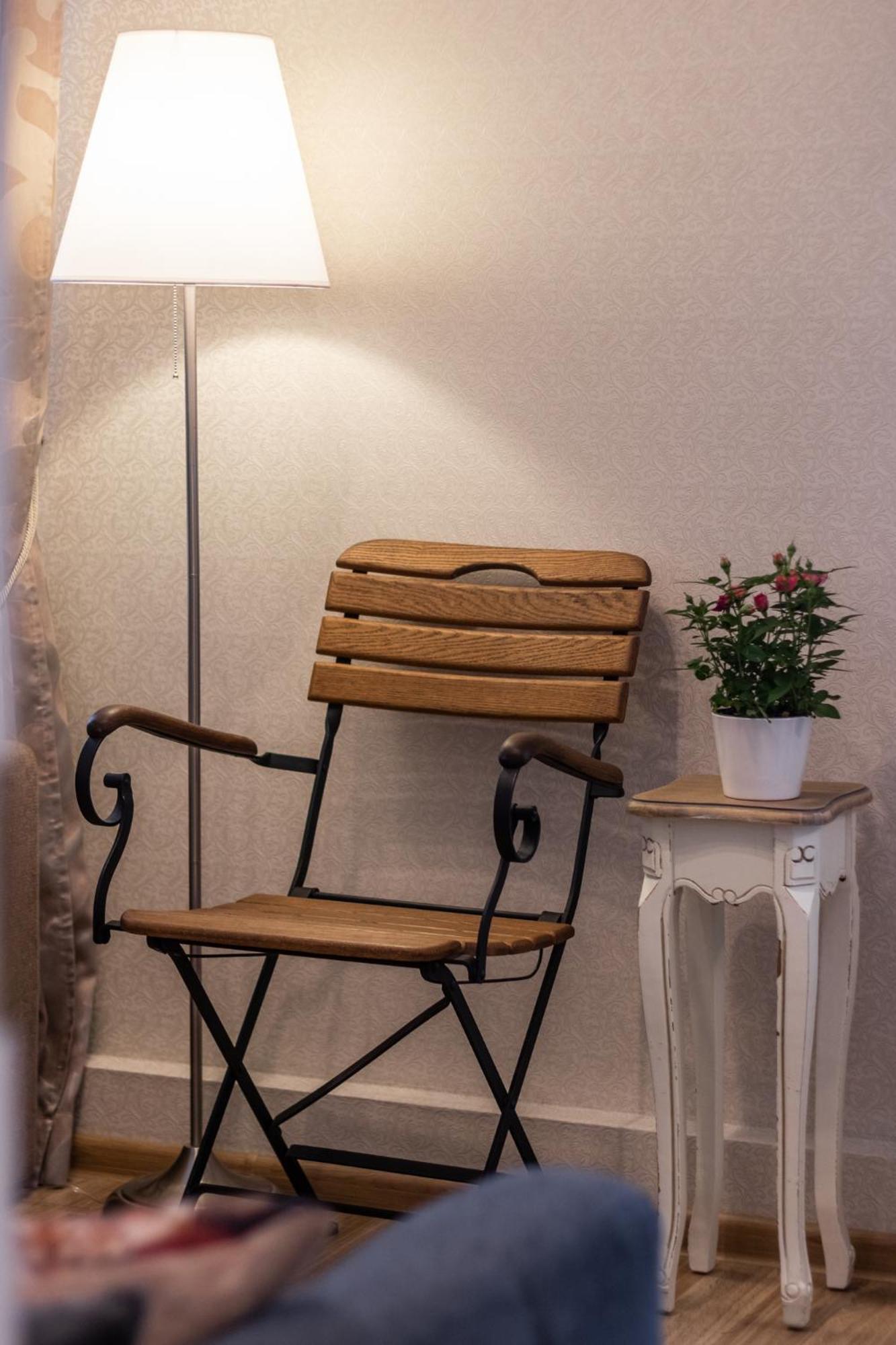 Elegant In Historical Centre & Free Locked Parking *