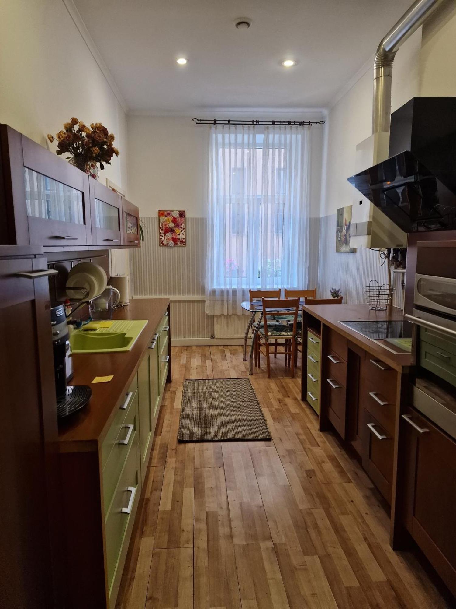 District, тихий центр города, всё под боком, удобно Butas
