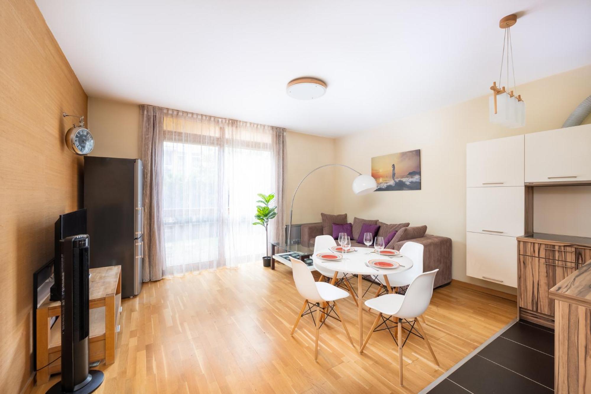Apartment Spacious In A Park Zone With The Private Terrace