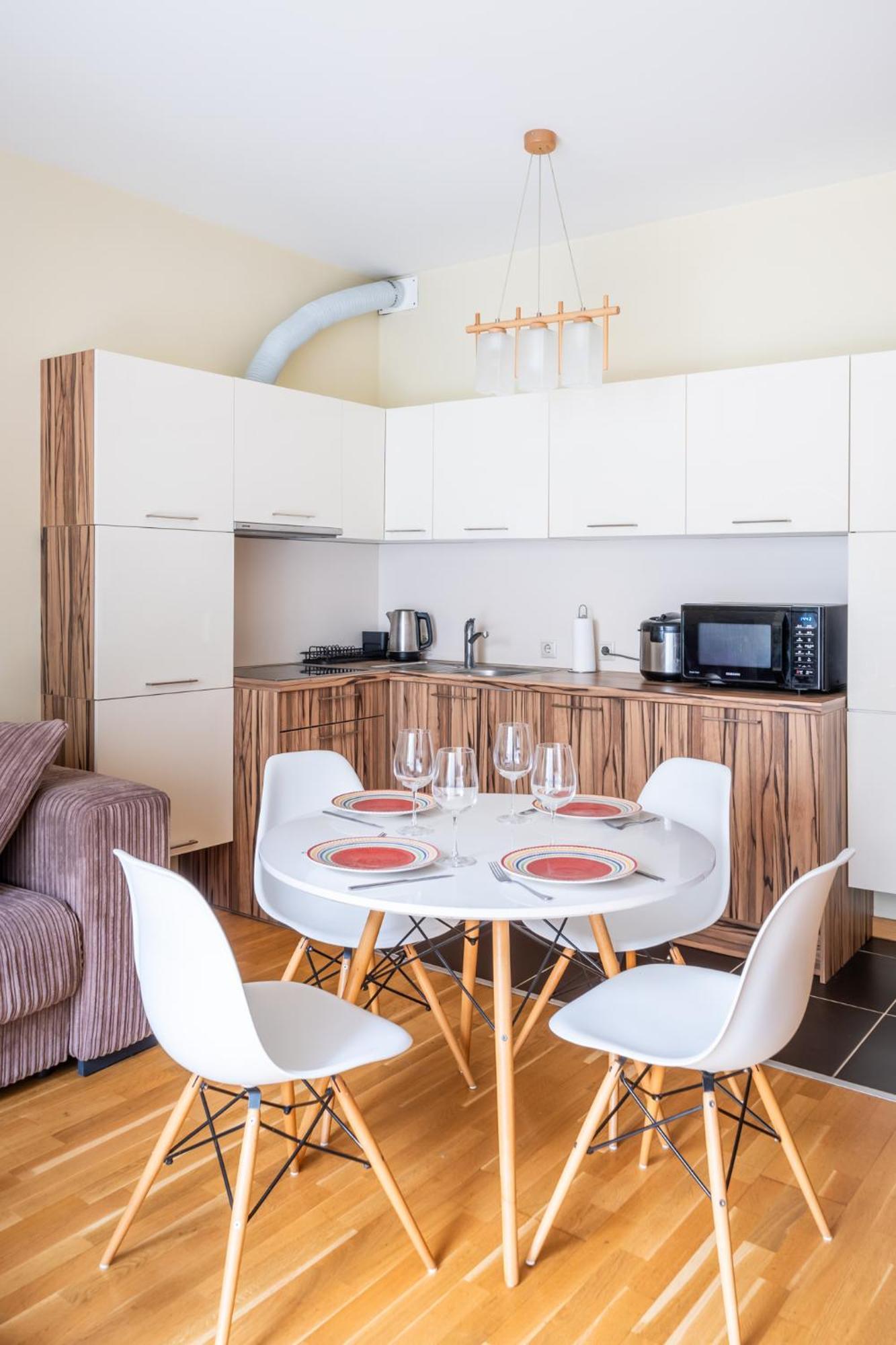 Spacious In A Park Zone With The Private Terrace Apartment *