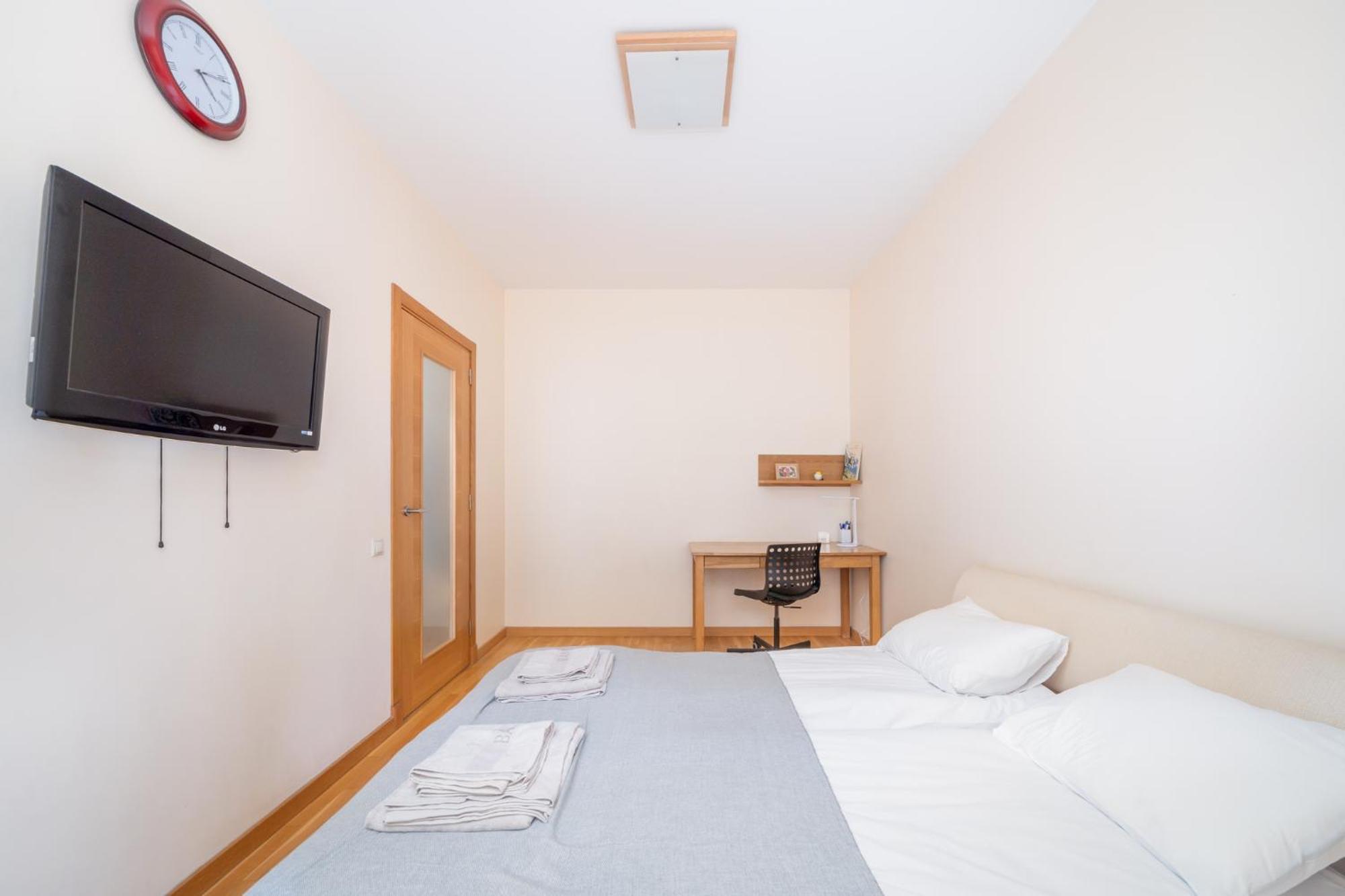 Spacious In A Park Zone With The Private Terrace Apartment