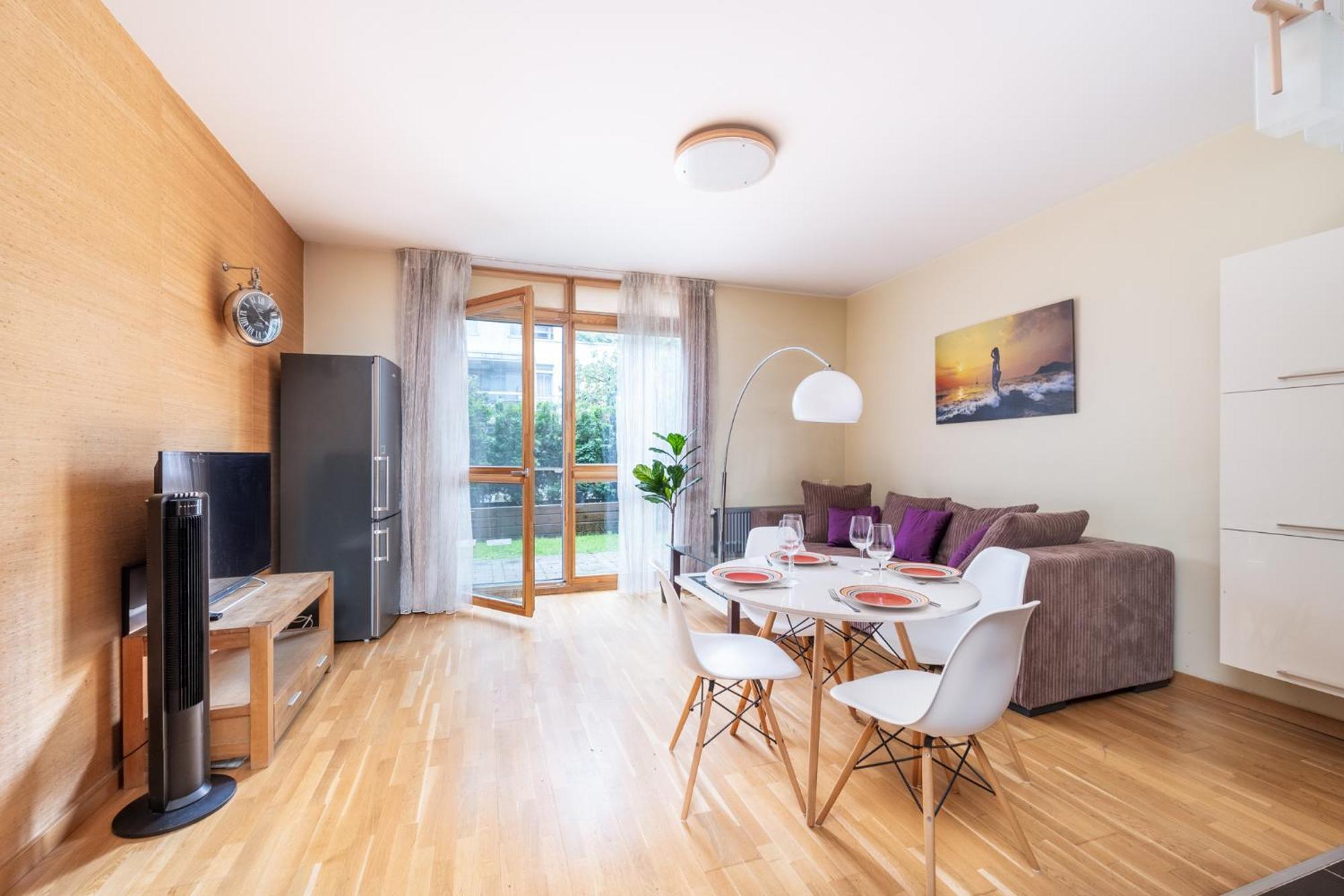 Spacious In A Park Zone With The Private Terrace Apartment *