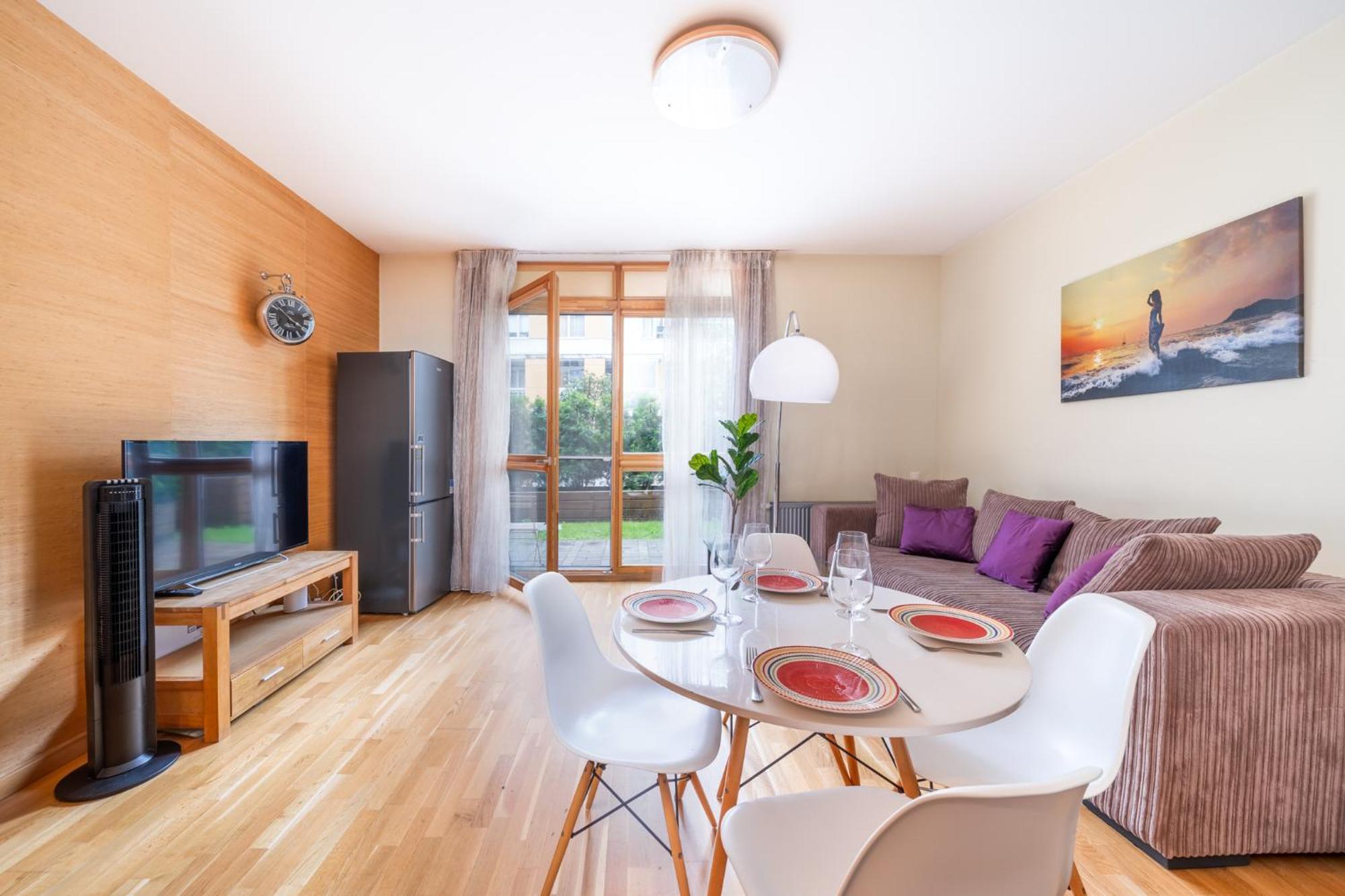 Spacious In A Park Zone With The Private Terrace Apartment *