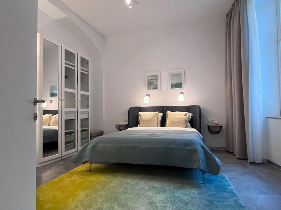 Old Great Location & View - Luxury 2bdr 80m2 Huoneisto Riika