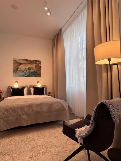 Old Great Location & View - Luxury 2bdr 80m2 Riga