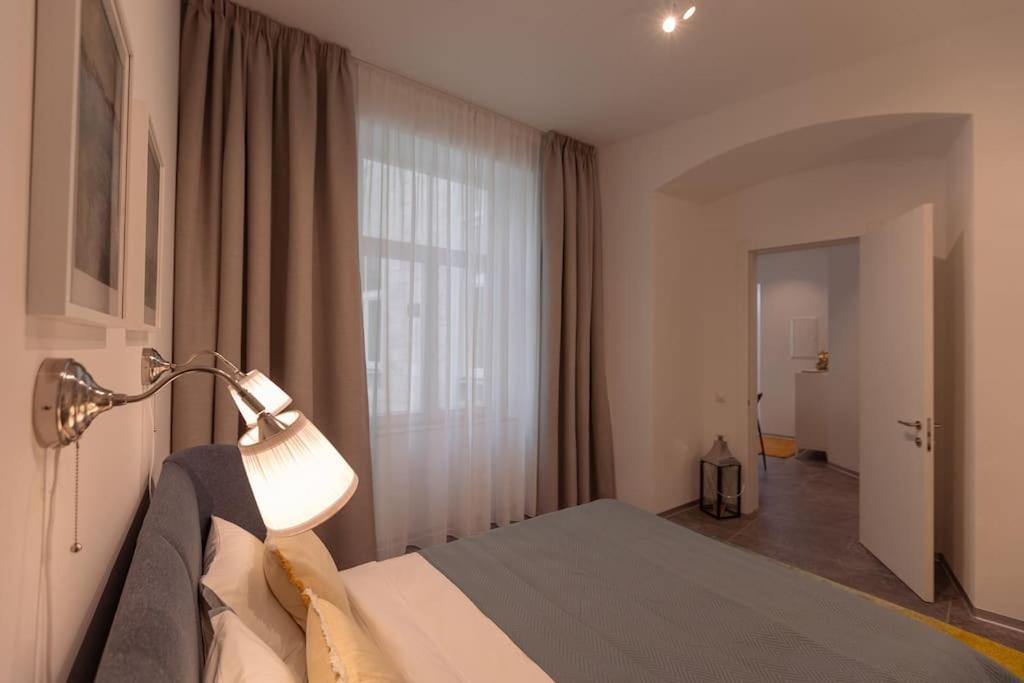 Apartment Old Great Location & View - Luxury 2bdr 80m2 Riga