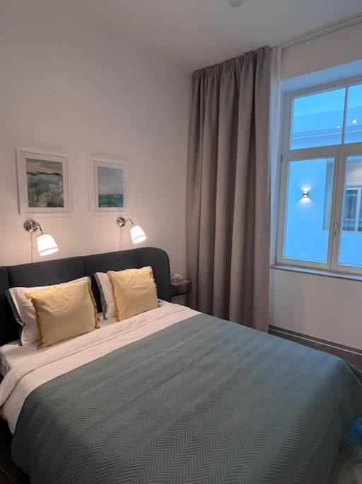 Old Great Location & View - Luxury 2bdr 80m2 Riga