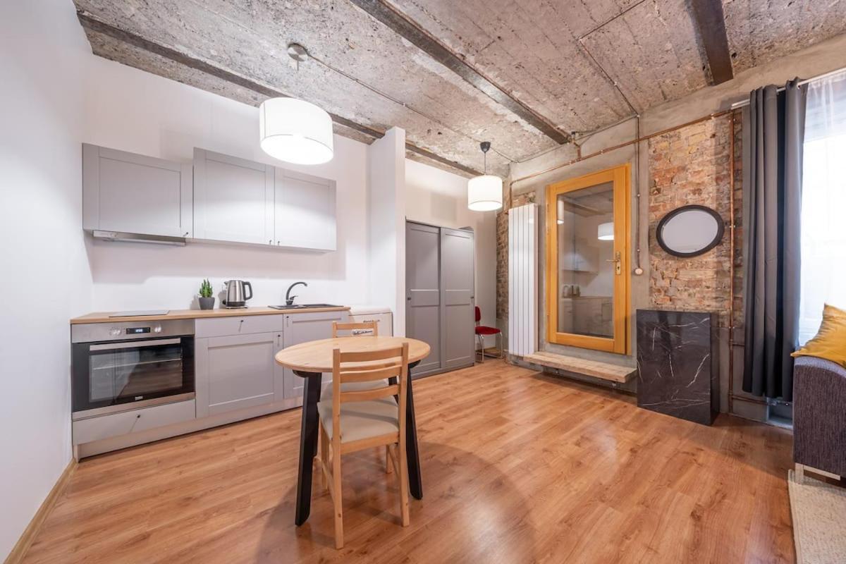 Quiet Hideaway In Centrs Korter Riga
