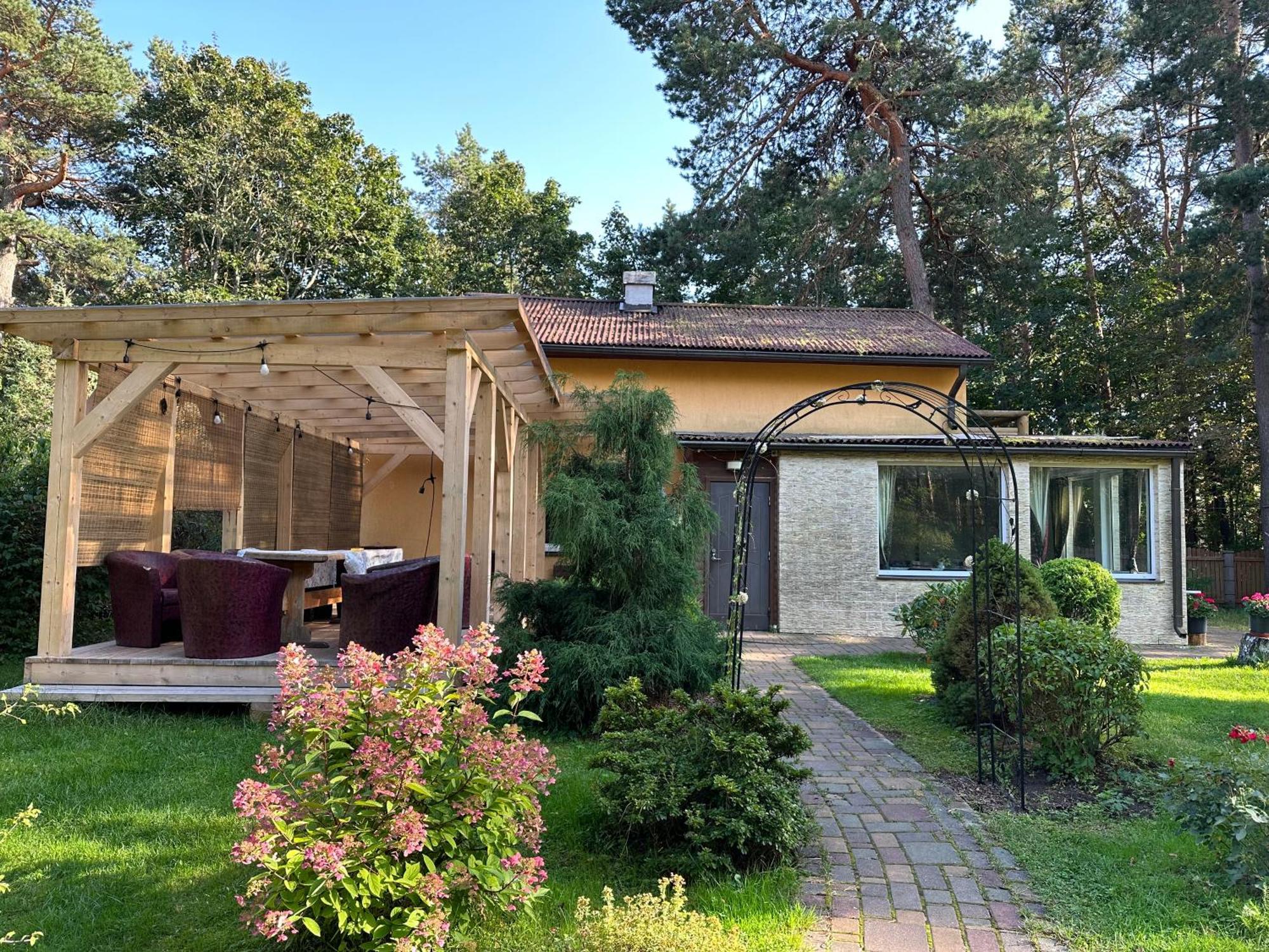 House By The Sea With Hot Tub Riga