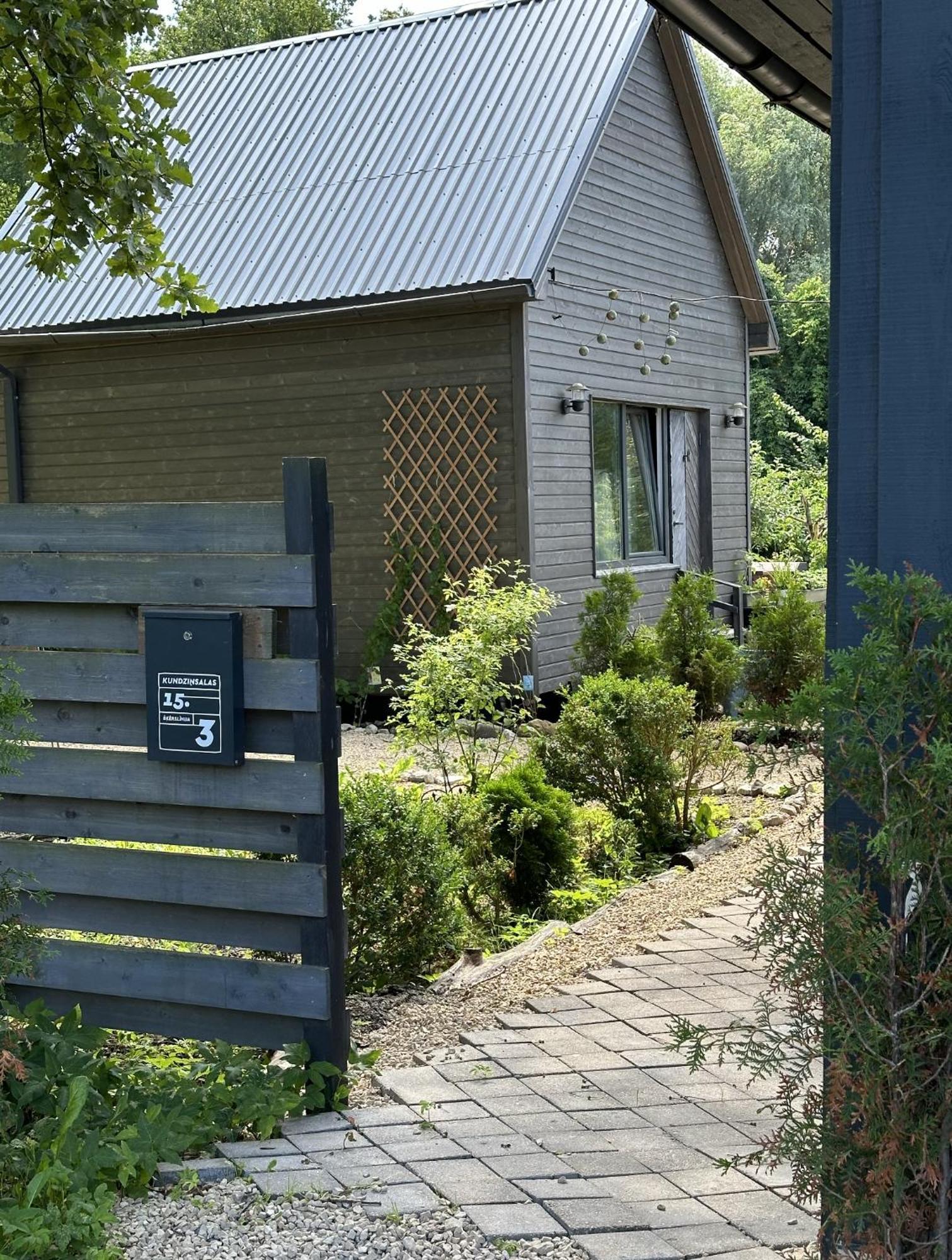 Amazing Little House On An Island With Garden Casa de férias Riga