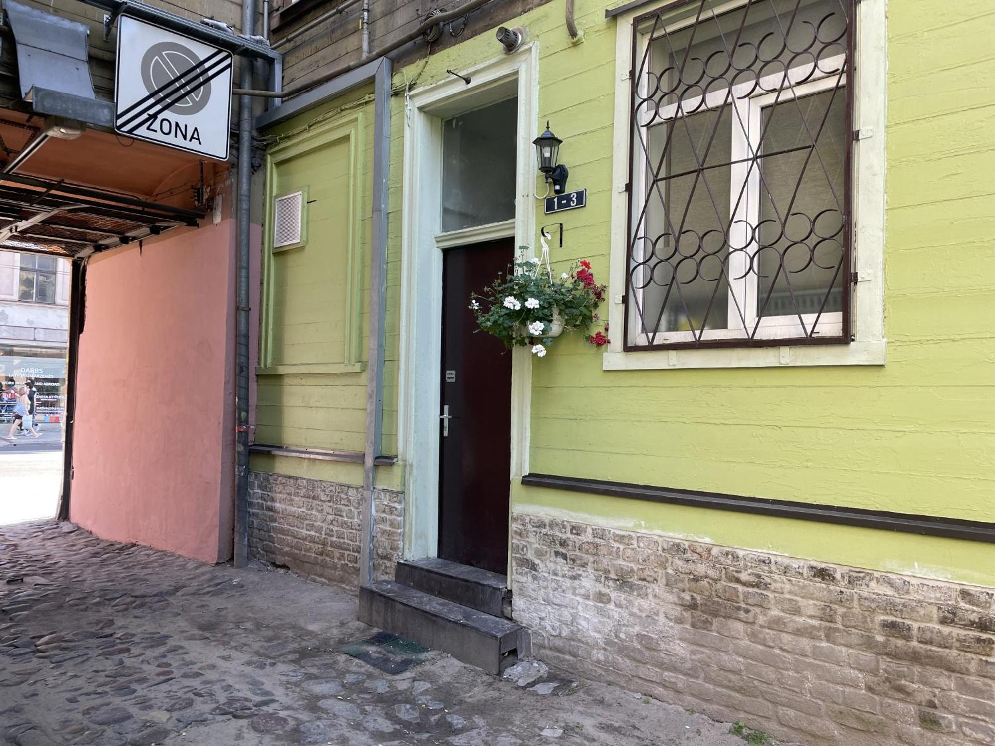 Căn hộ Elegant 1br/ba In Center W Free Parking *