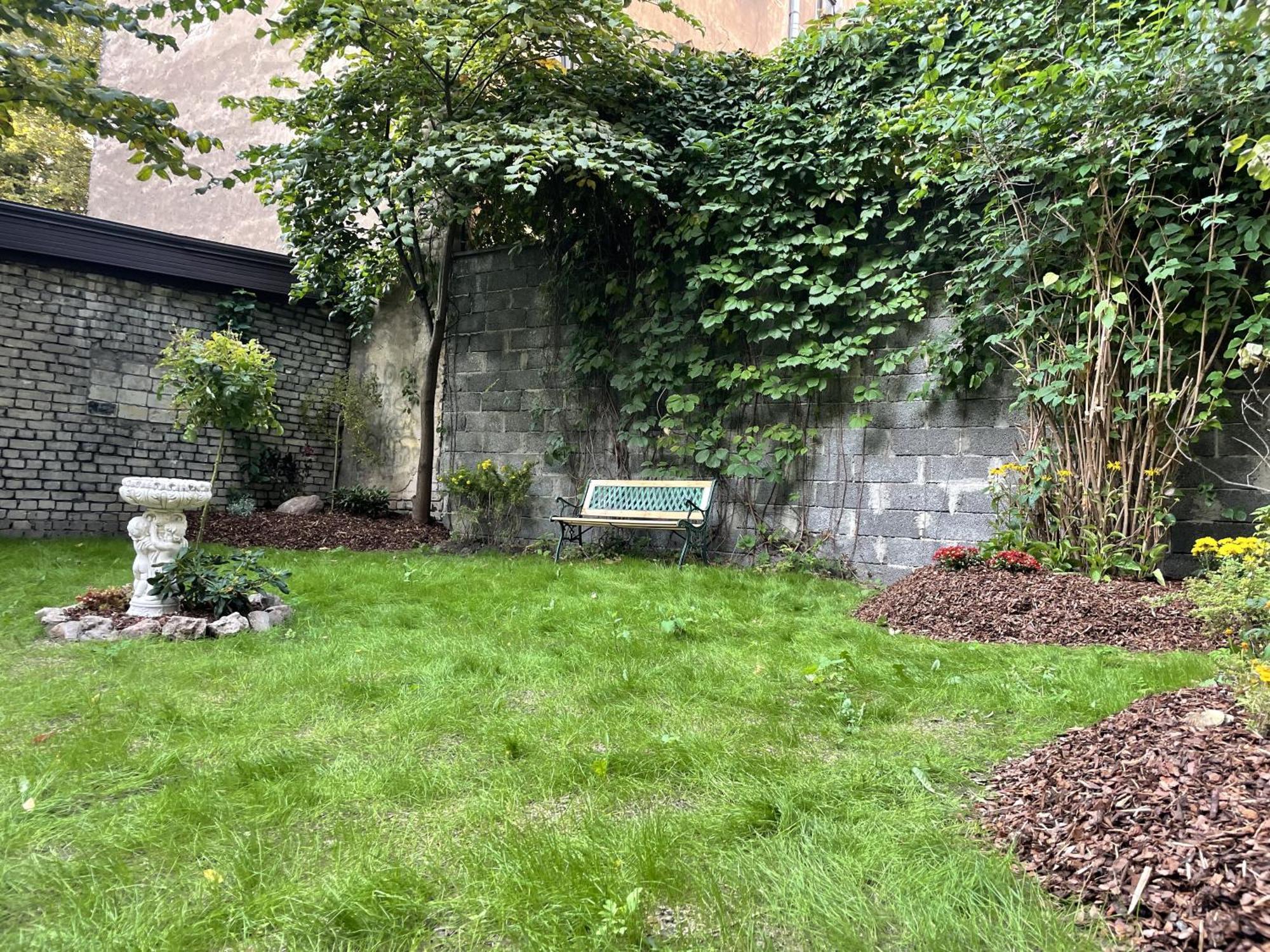 Elegant 1br/ba In Center W Free Parking *