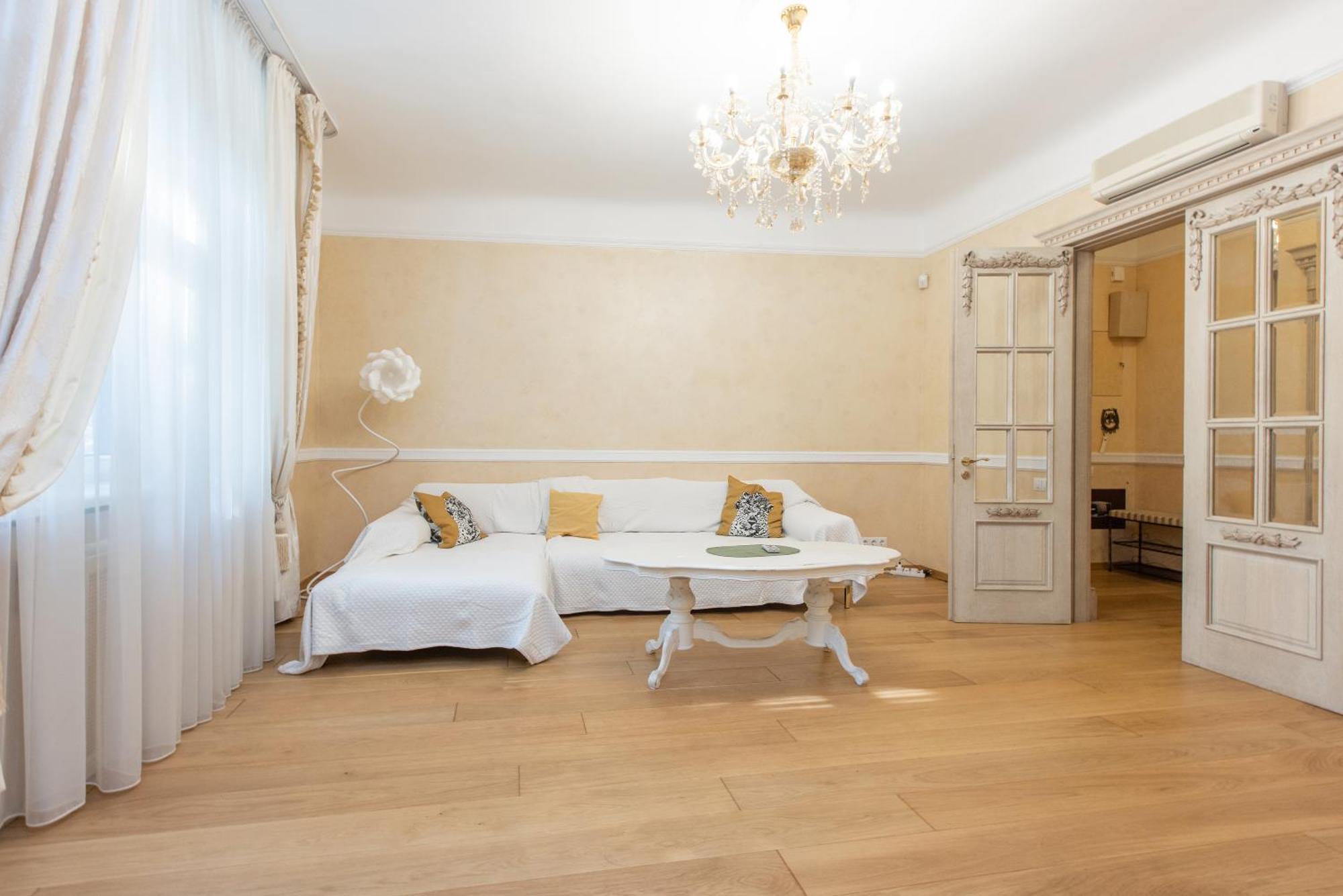Old Town Business 3 Luxury *