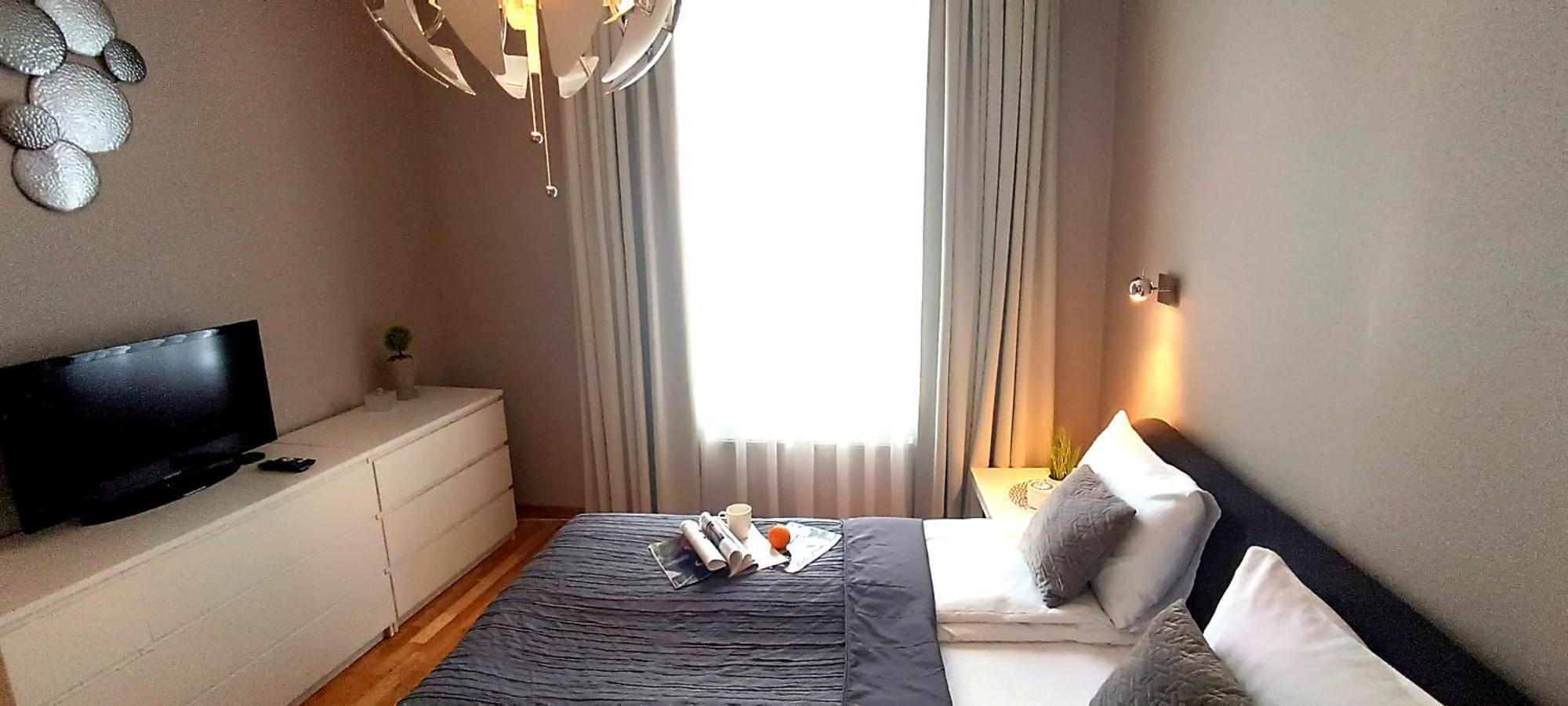 Apartment Old Town 2 Bedroom Near Dome Square & Scenic Waterfront