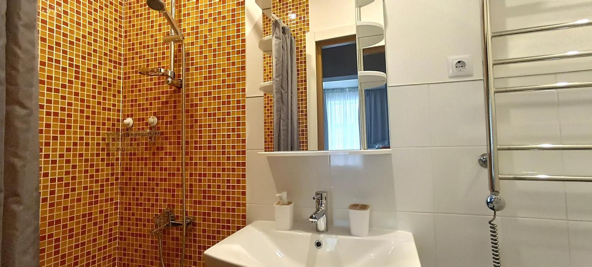 Old Town 2 Bedroom Near Dome Square & Scenic Waterfront Riga