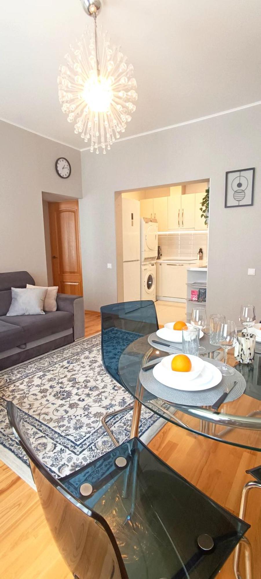 Old Town 2 Bedroom Near Dome Square & Scenic Waterfront Apartment