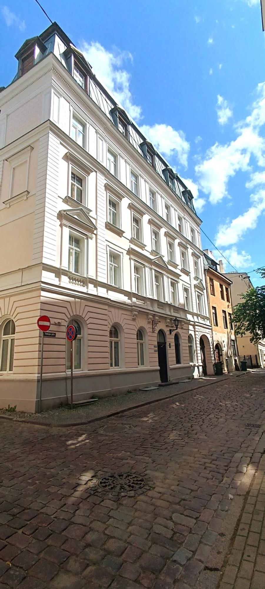 Apartment Old Town 2 Bedroom Near Dome Square & Scenic Waterfront Riga