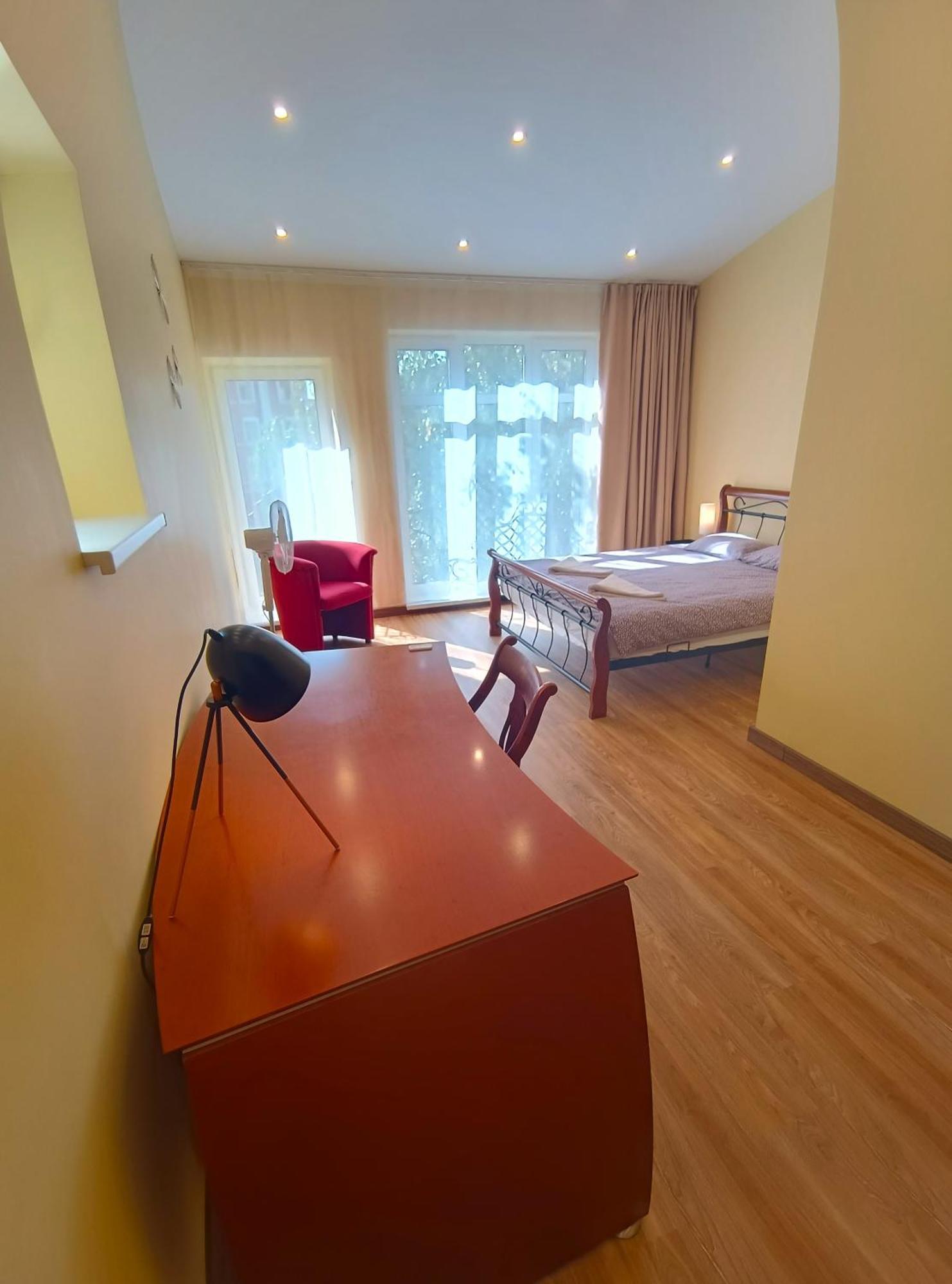Ernests' Unique Townhouse With Sauna, Hot Tub And Free Parking Korter *