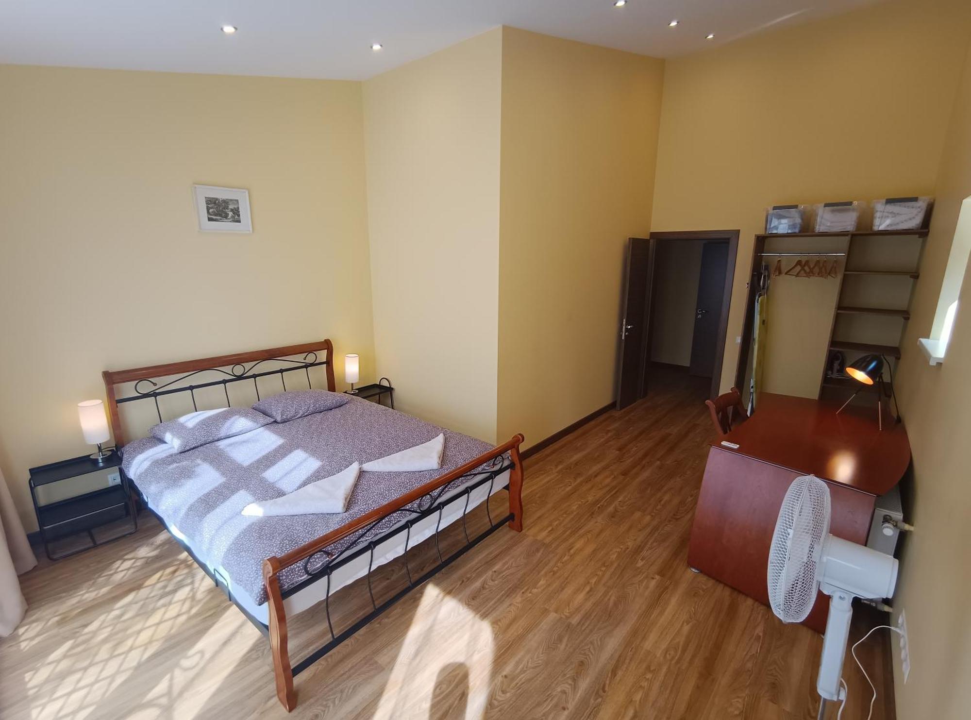 Korter Ernests' Unique Townhouse With Sauna, Hot Tub And Free Parking