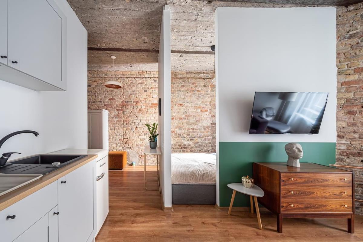 Location In With Wifi Apartment