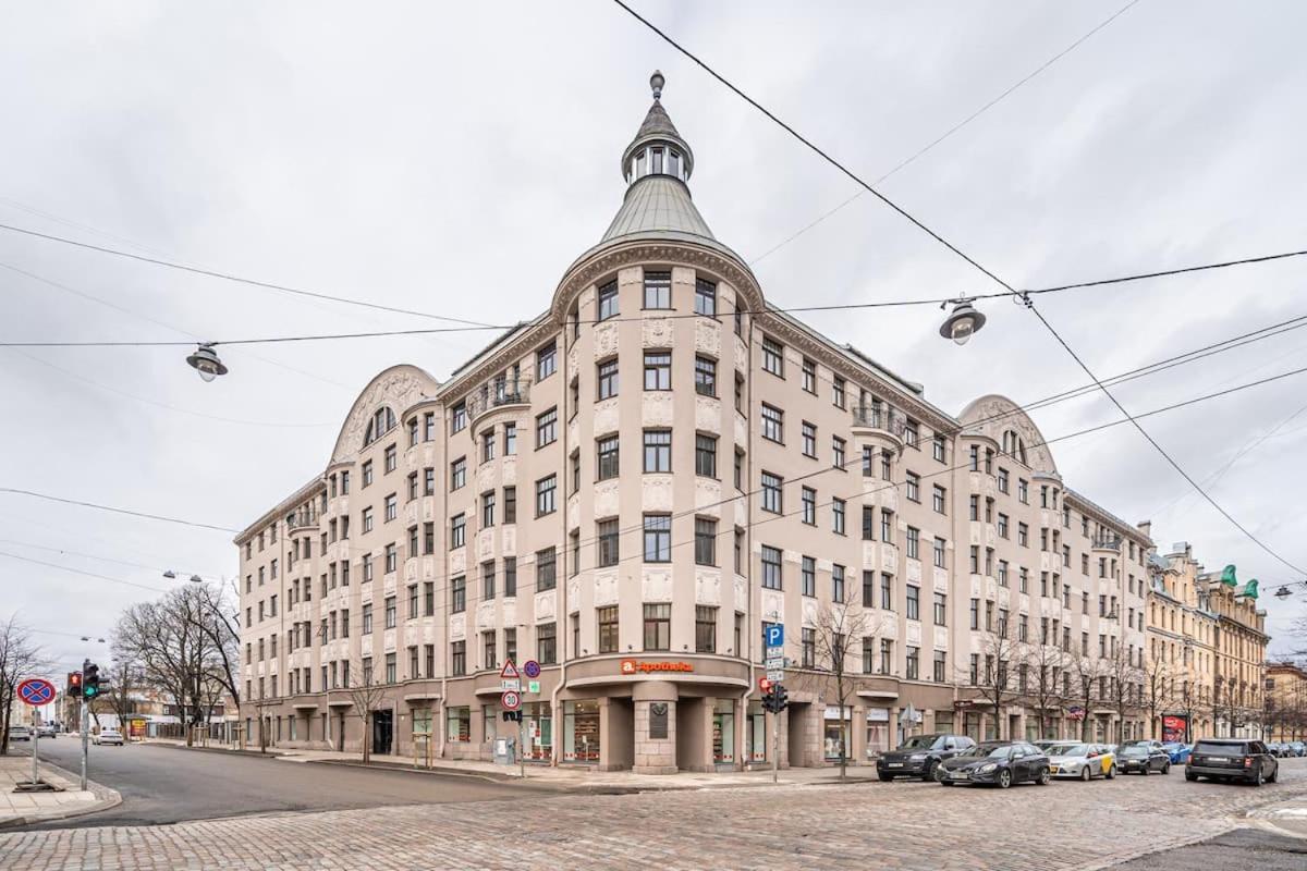 Location In With Wifi Apartment *