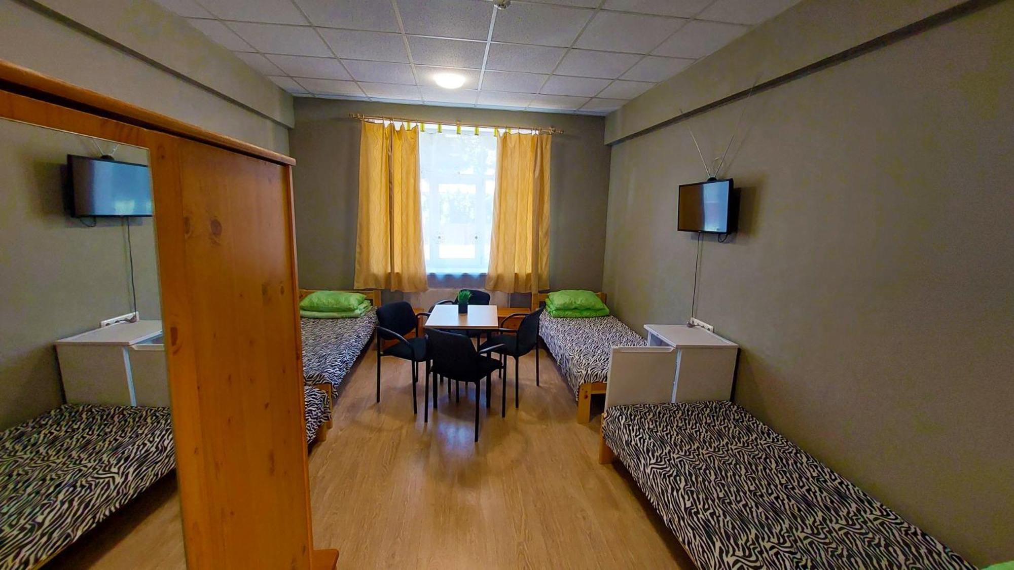 Happy Hostel *