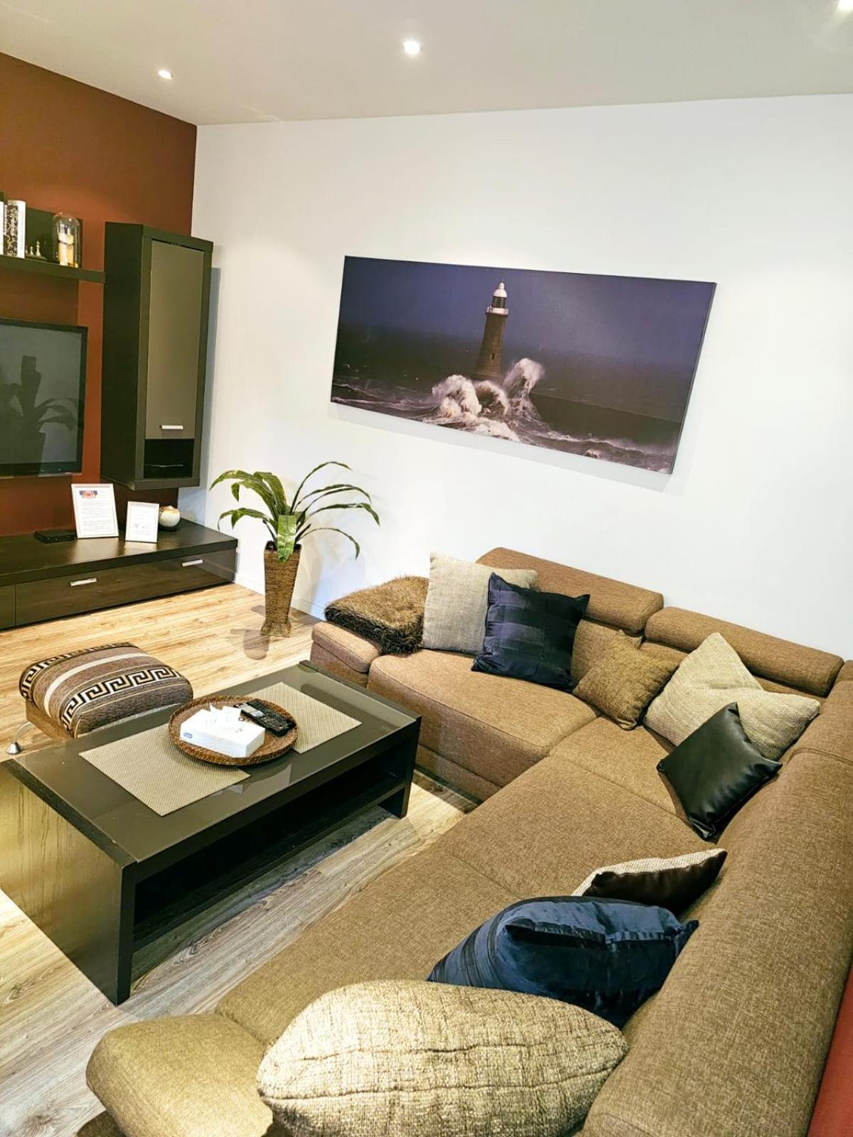 Appartement Modern 2 Bedroom In The Centre *
