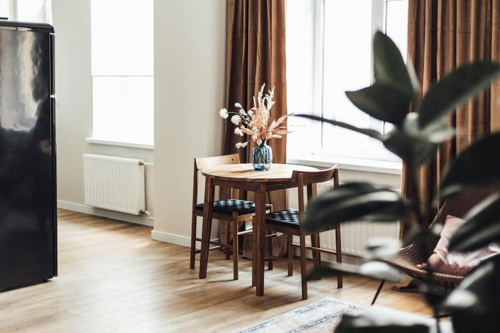 Apartment Newly Renovated Cozy 2 Bedroom *