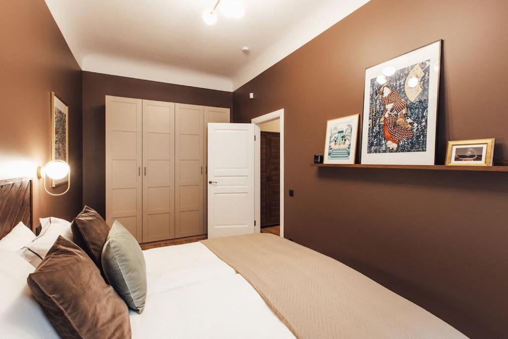 Newly Renovated Cozy 2 Bedroom