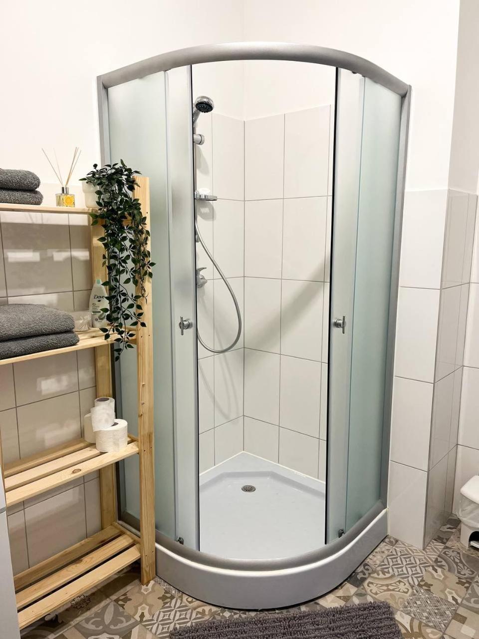Bright Spacious In With Free Parking * Riga