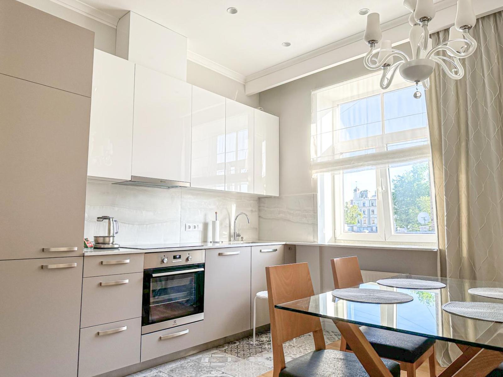 Heart, Space, Loft View, Free Parking *