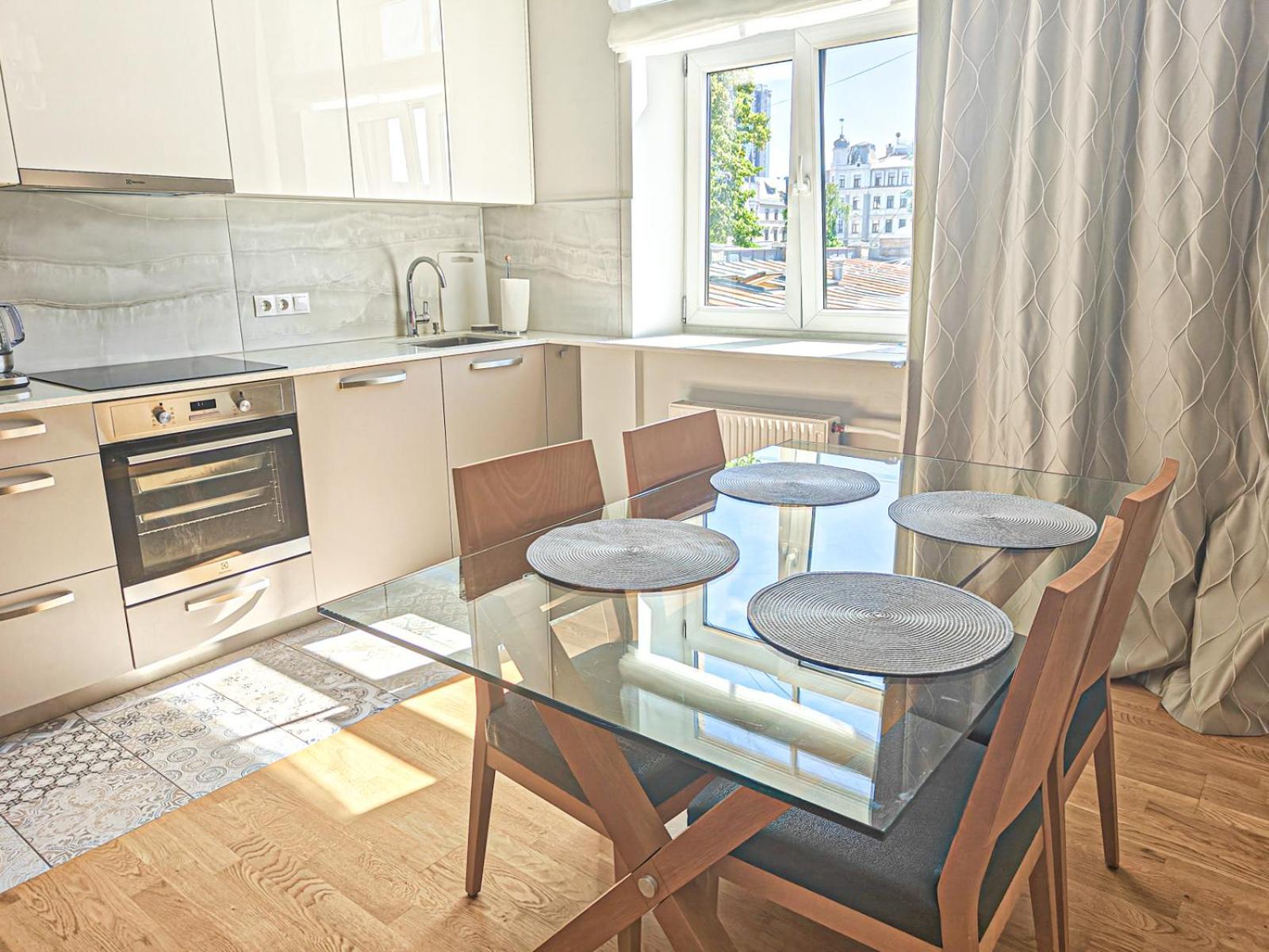 Heart, Space, Loft View, Free Parking *
