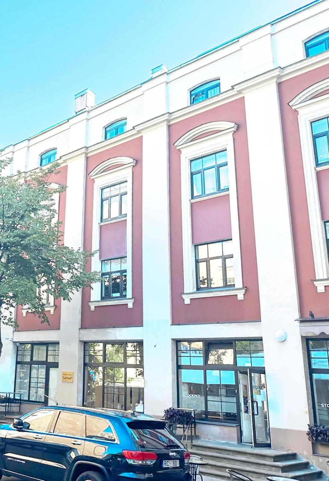 Heart, Space, Loft View, Free Parking *