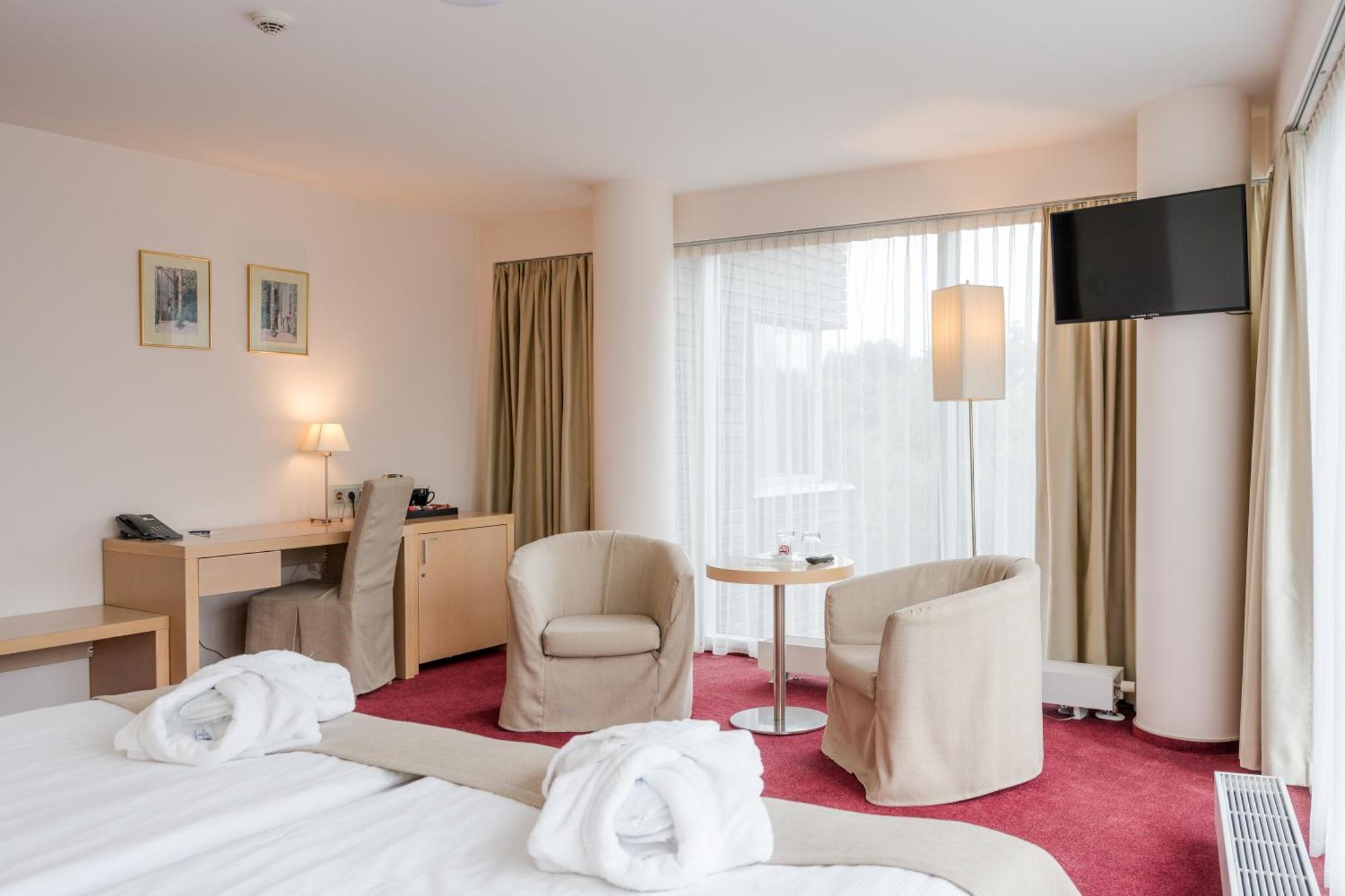 Islande With Free Parking