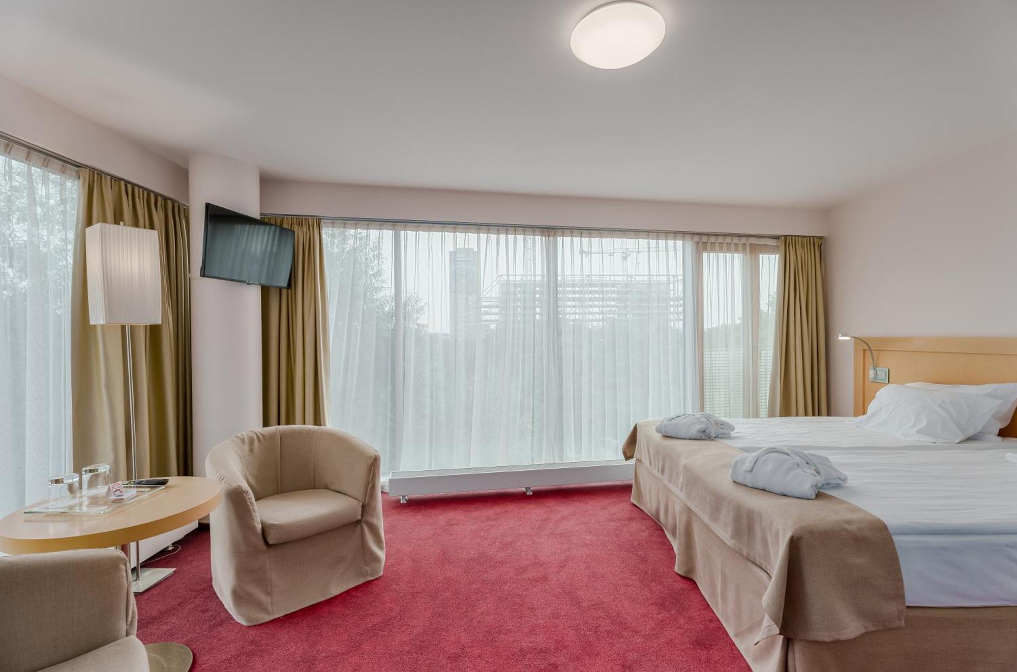 Islande With Free Parking Hotel