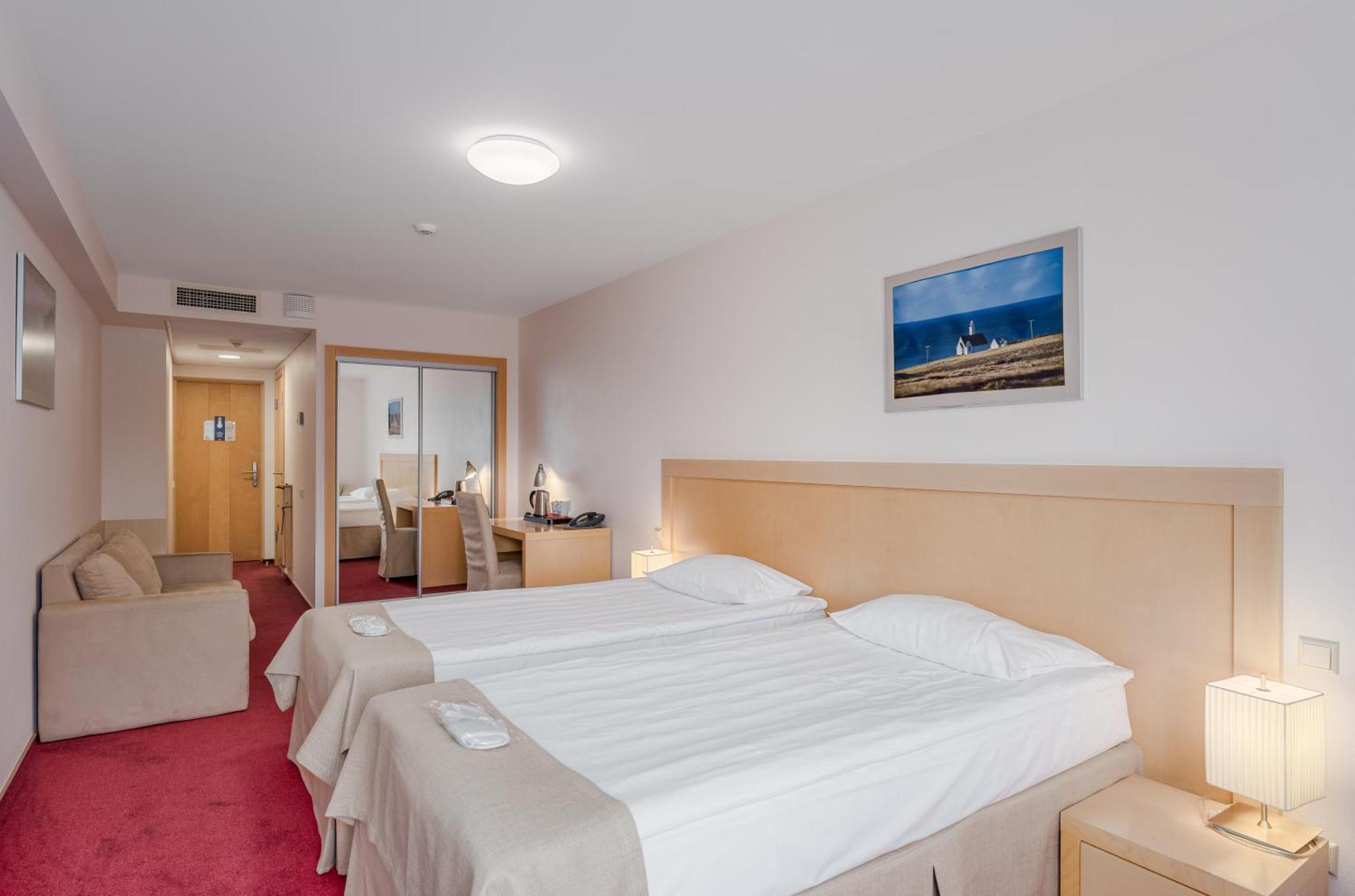 Islande With Free Parking Hotel