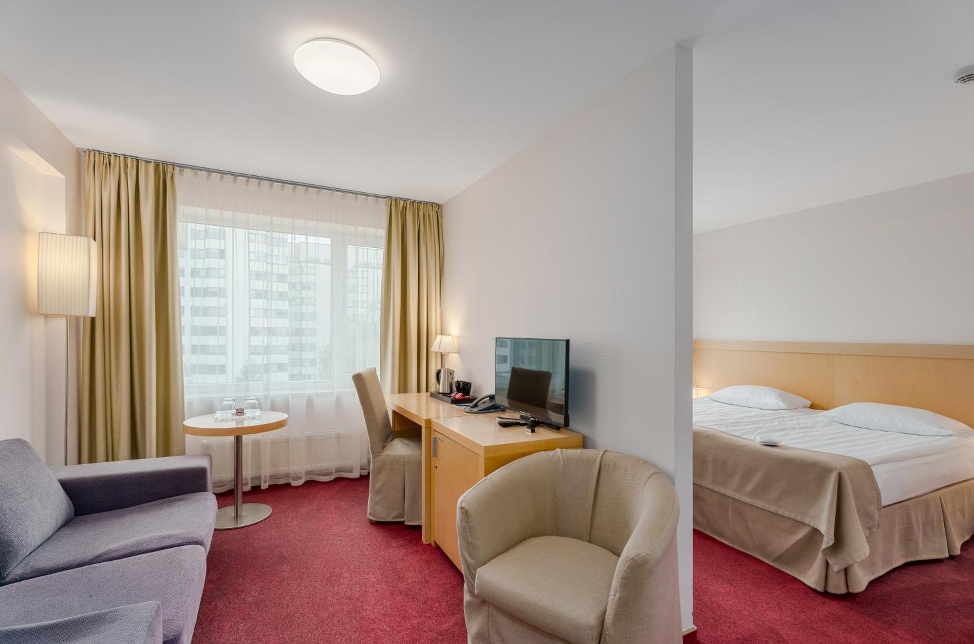 Islande With Free Parking Hotel Riga