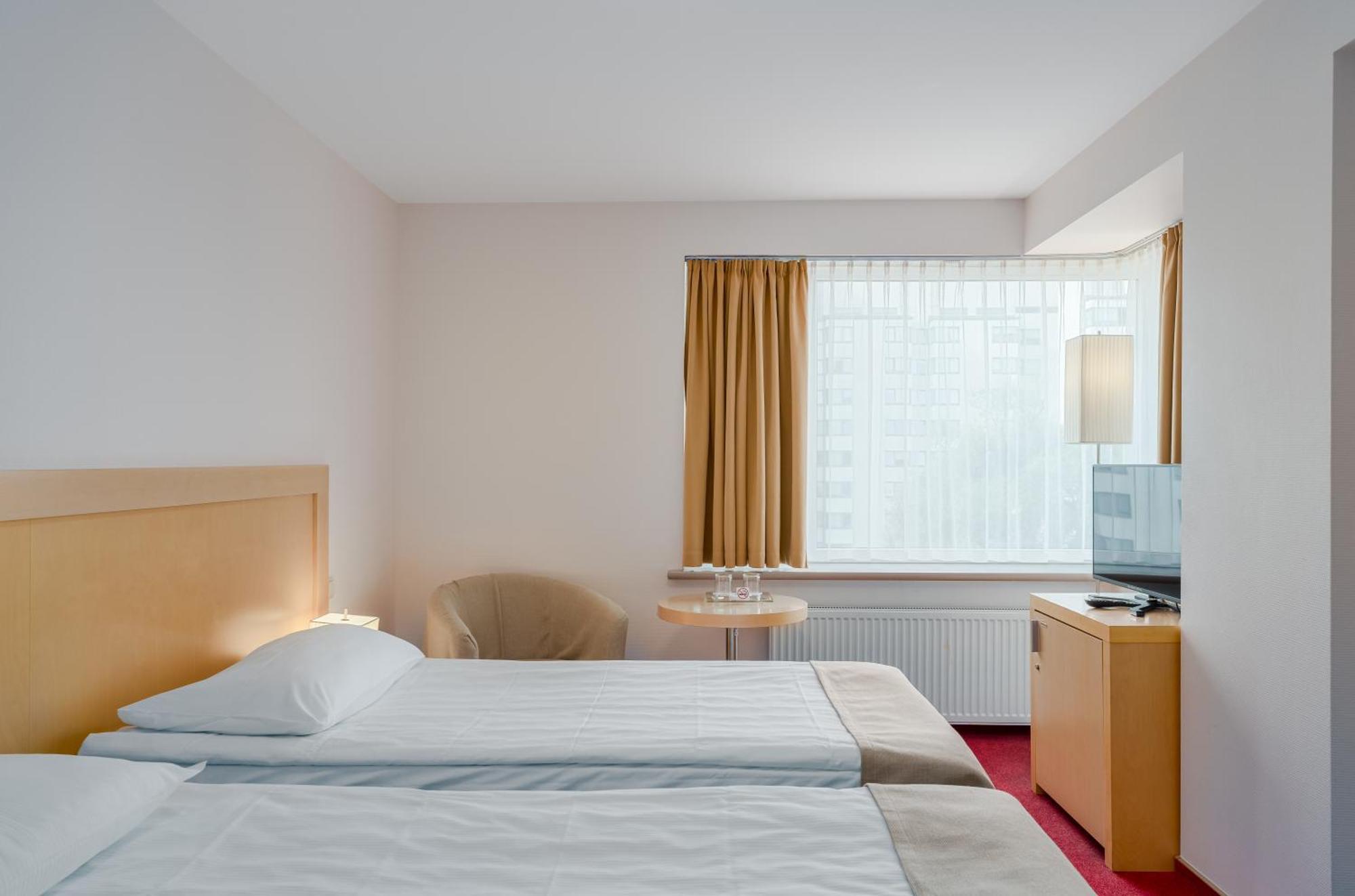 Islande With Free Parking 4* Riga