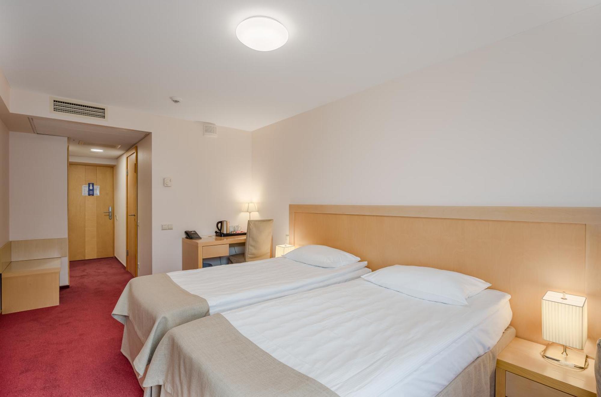 Islande With Free Parking Hotel Riga