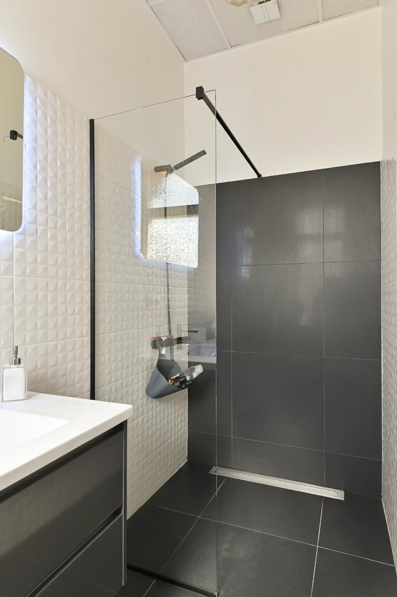 Modern In Historical Building With Car Parking! Riga