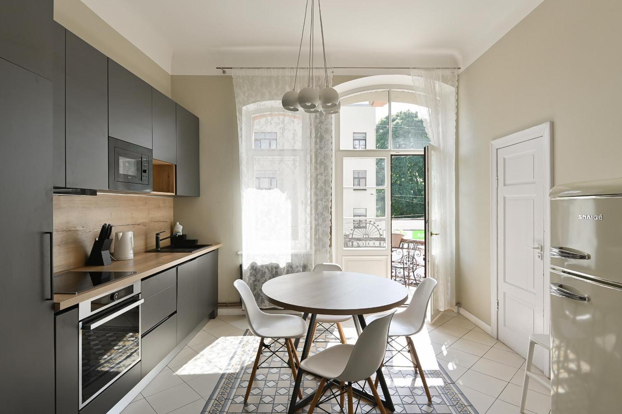 Apartment Modern In Historical Building With Car Parking! Riga