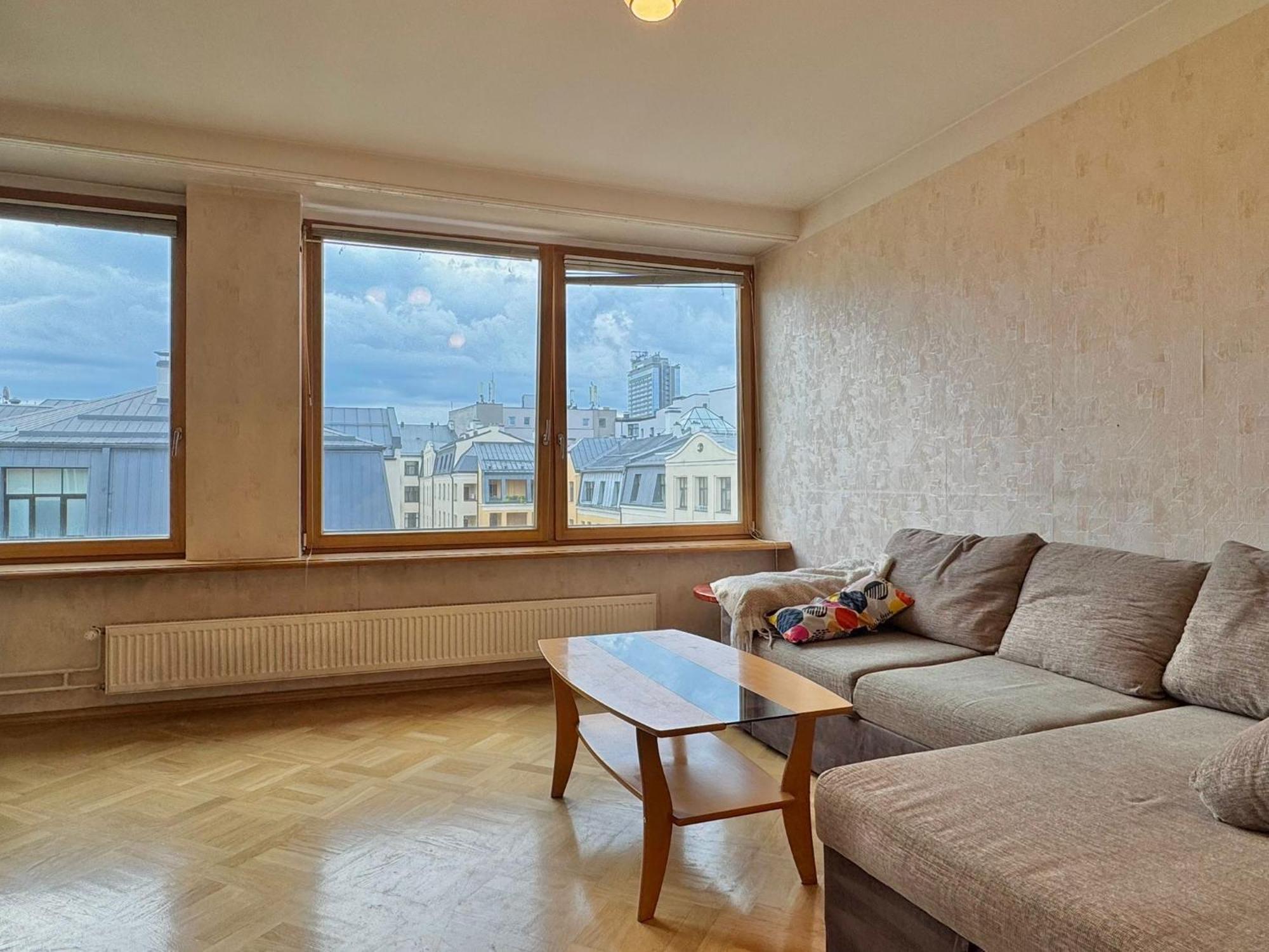 Apartment Quite Embassy Area Charm